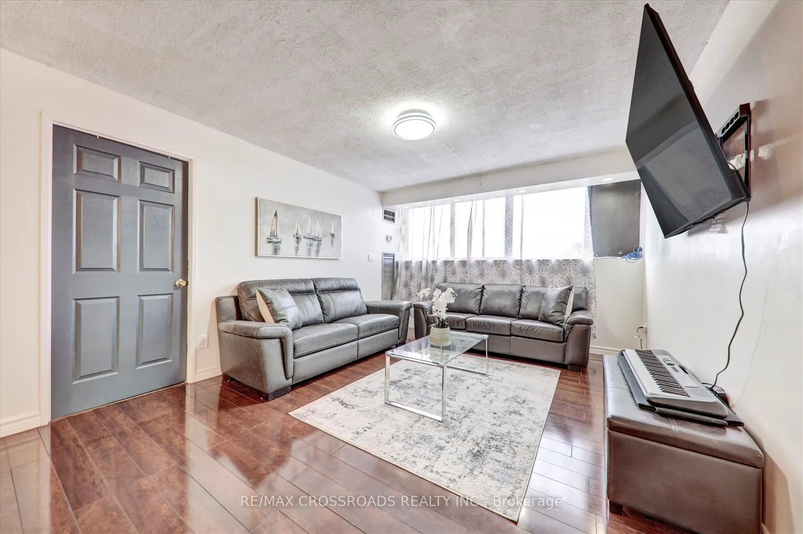 10 Tapscott Road, #409