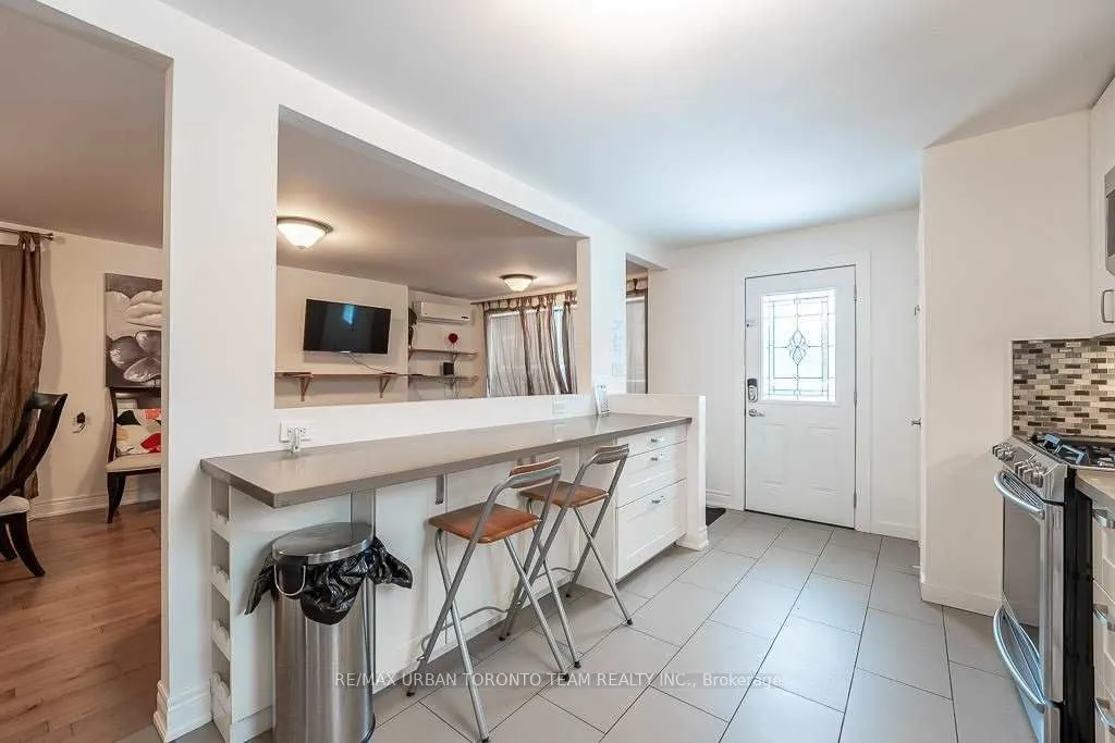 1277 Broadview Avenue, #Main