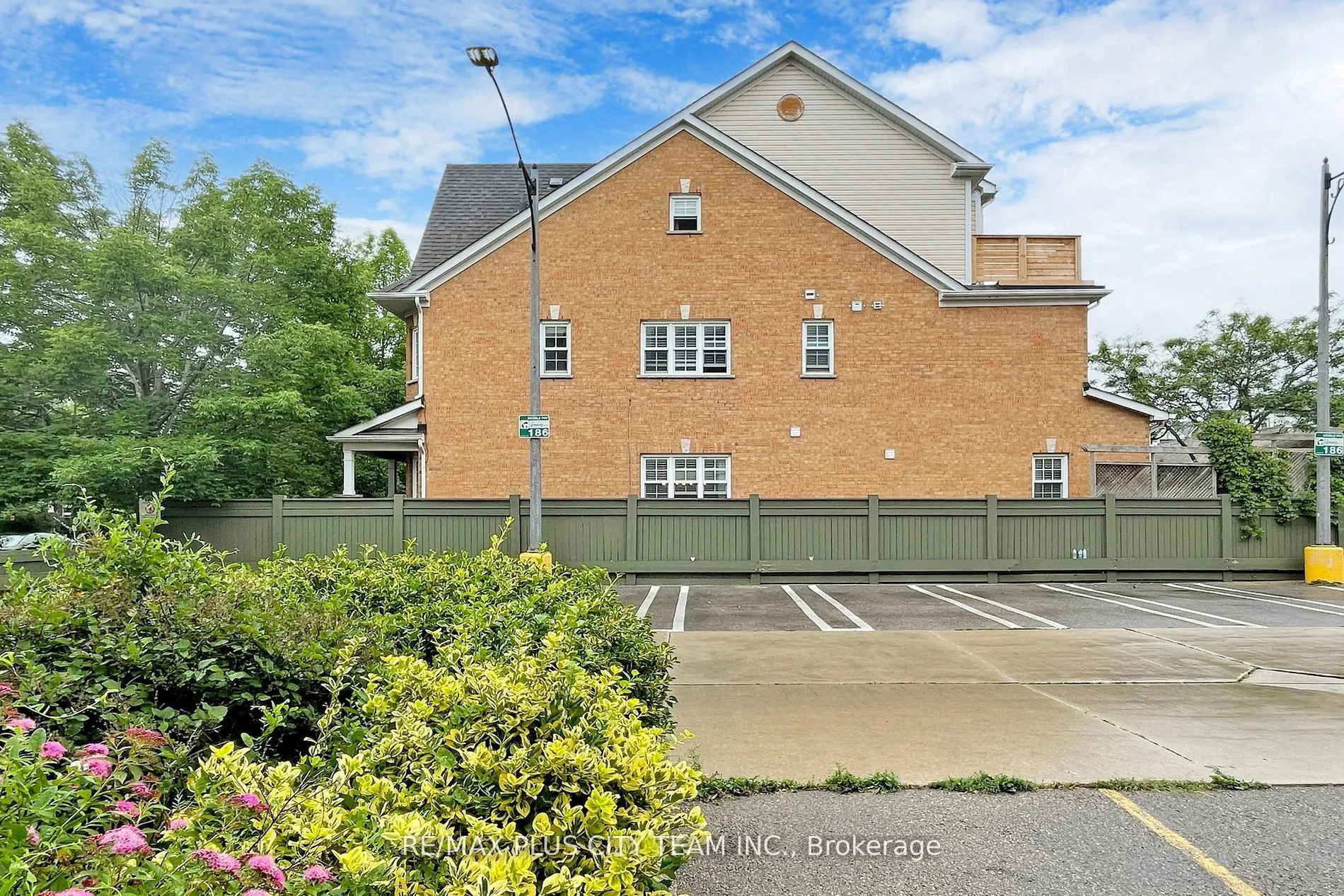112 Sarah Ashbridge Avenue