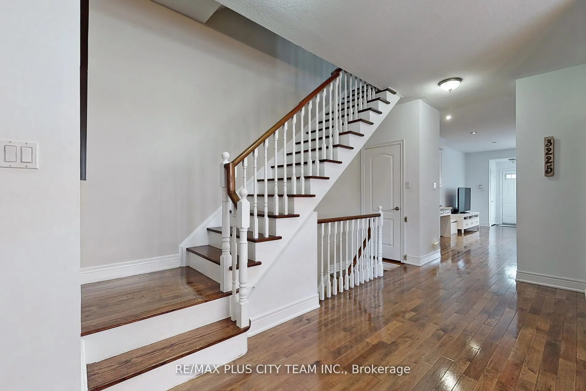112 Sarah Ashbridge Avenue