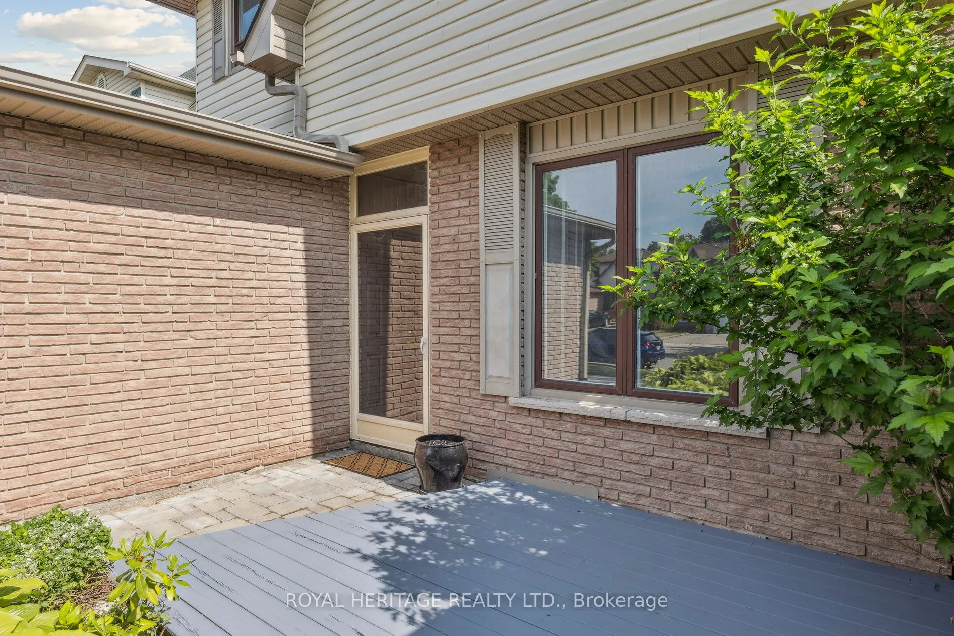 606 Stonebridge Lane