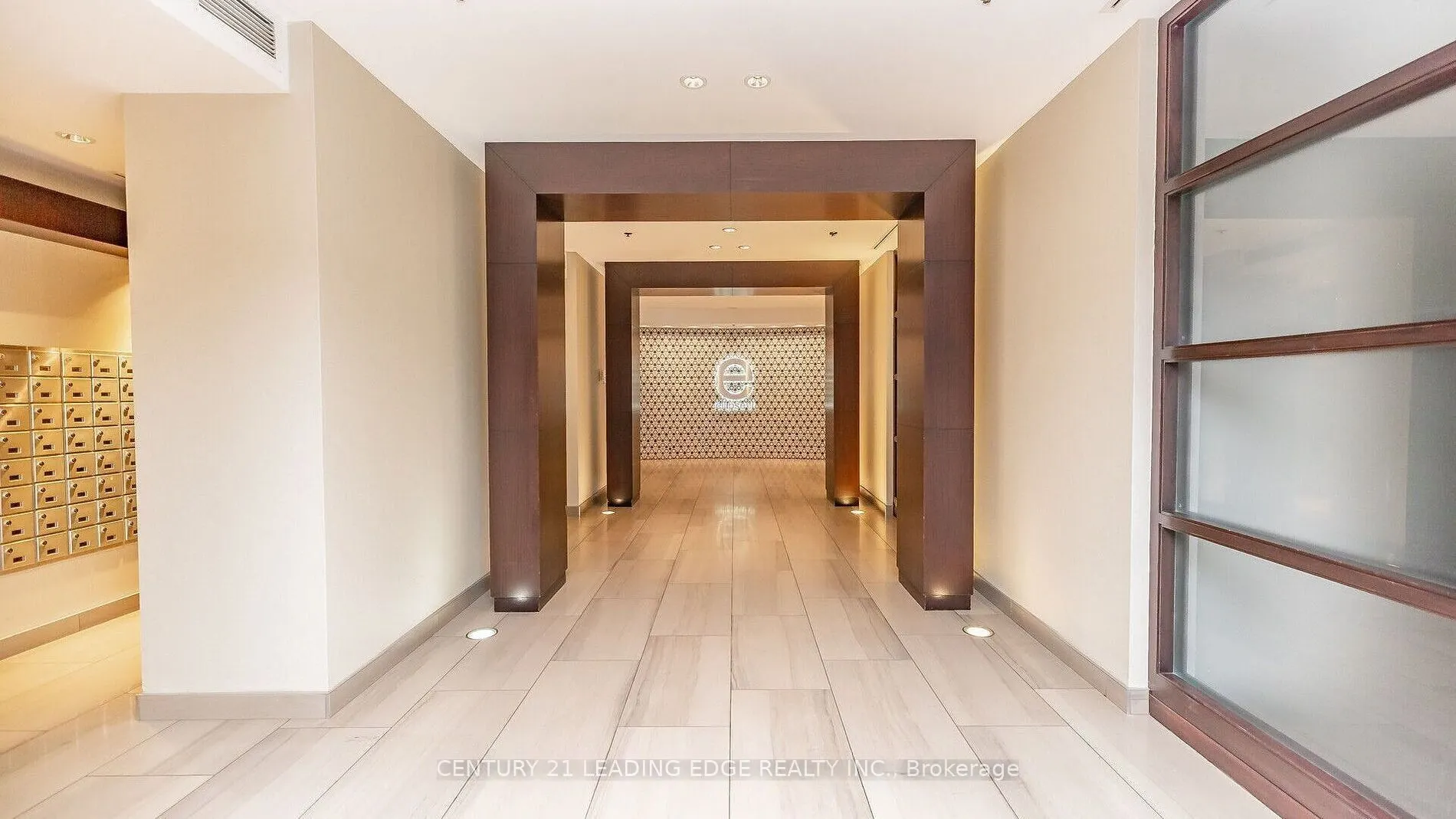 38 Lee Centre Drive #TH120