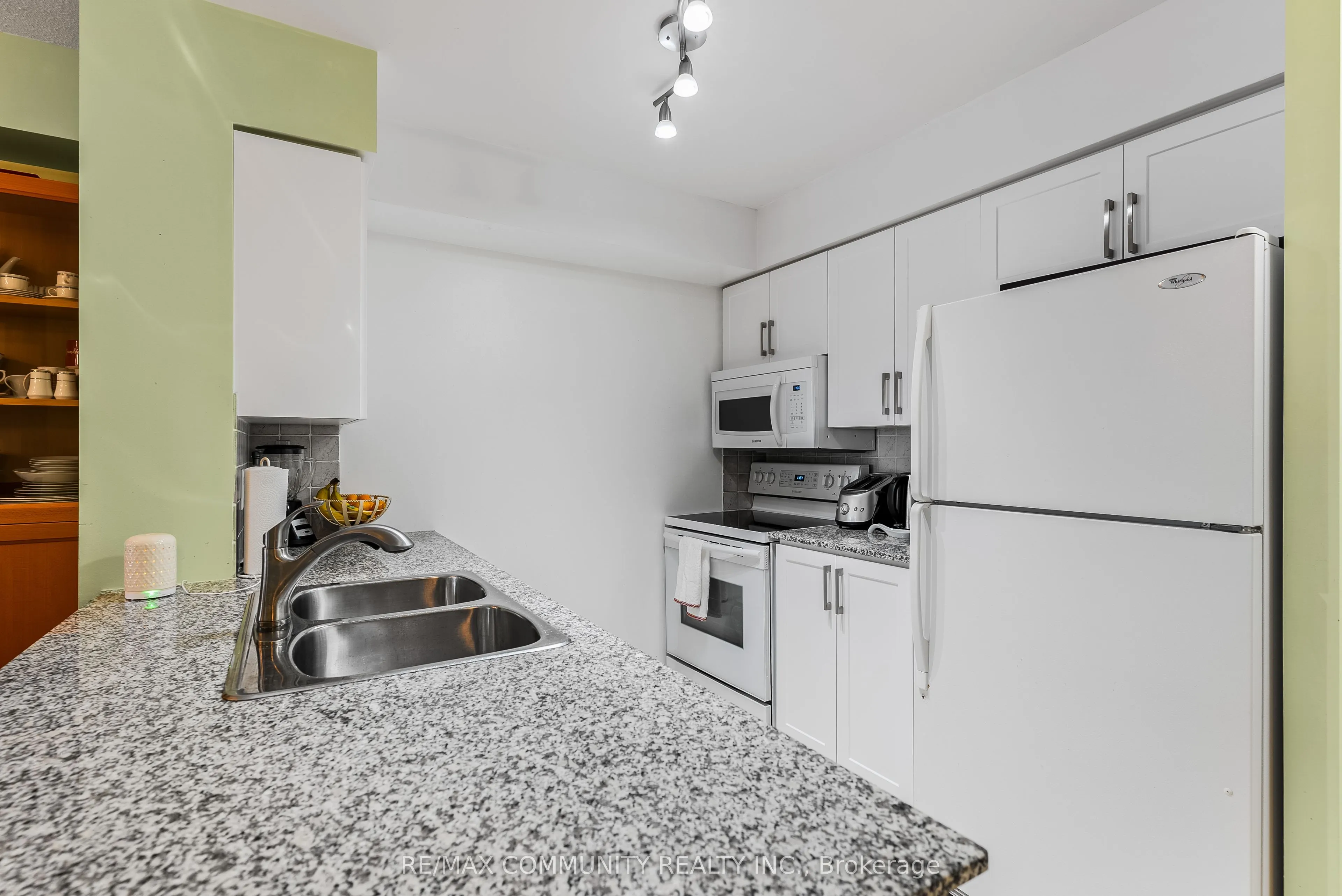 83 Borough Drive, #809