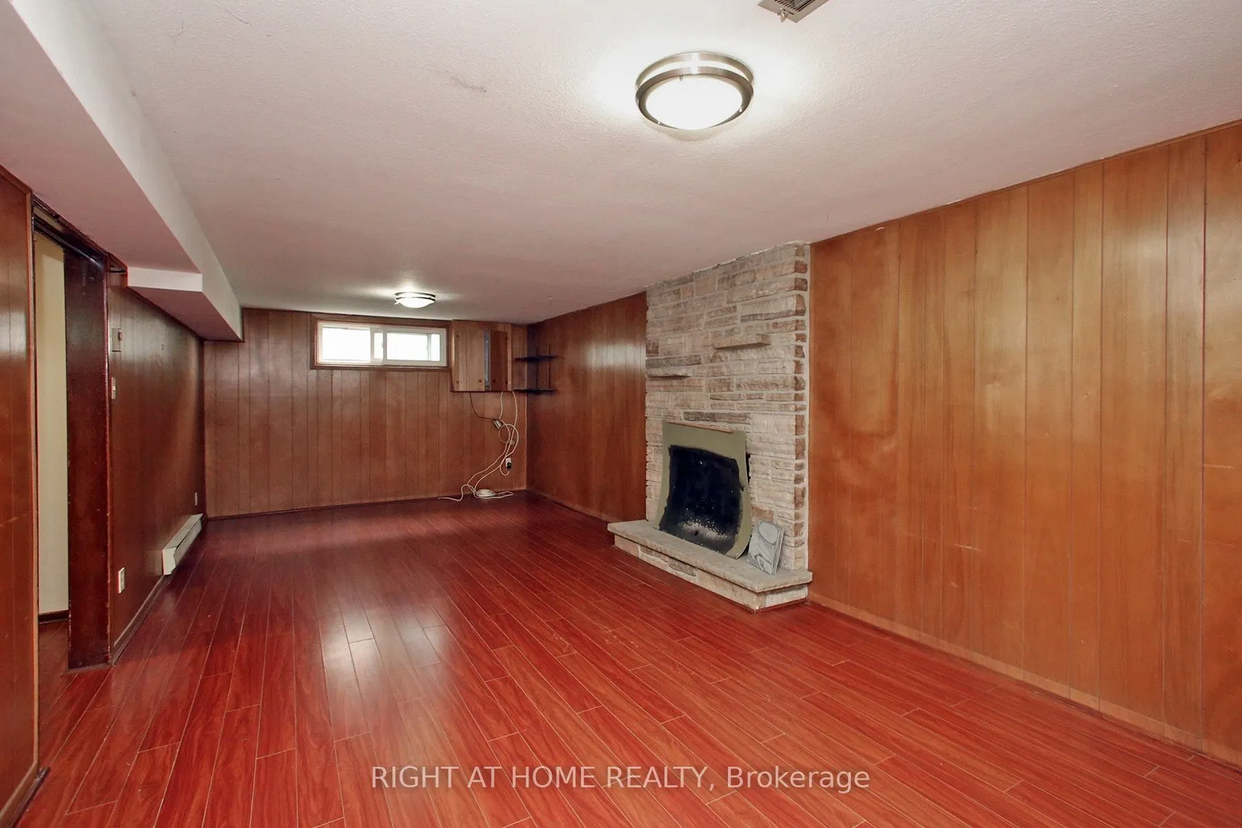 6 Aragon Avenue