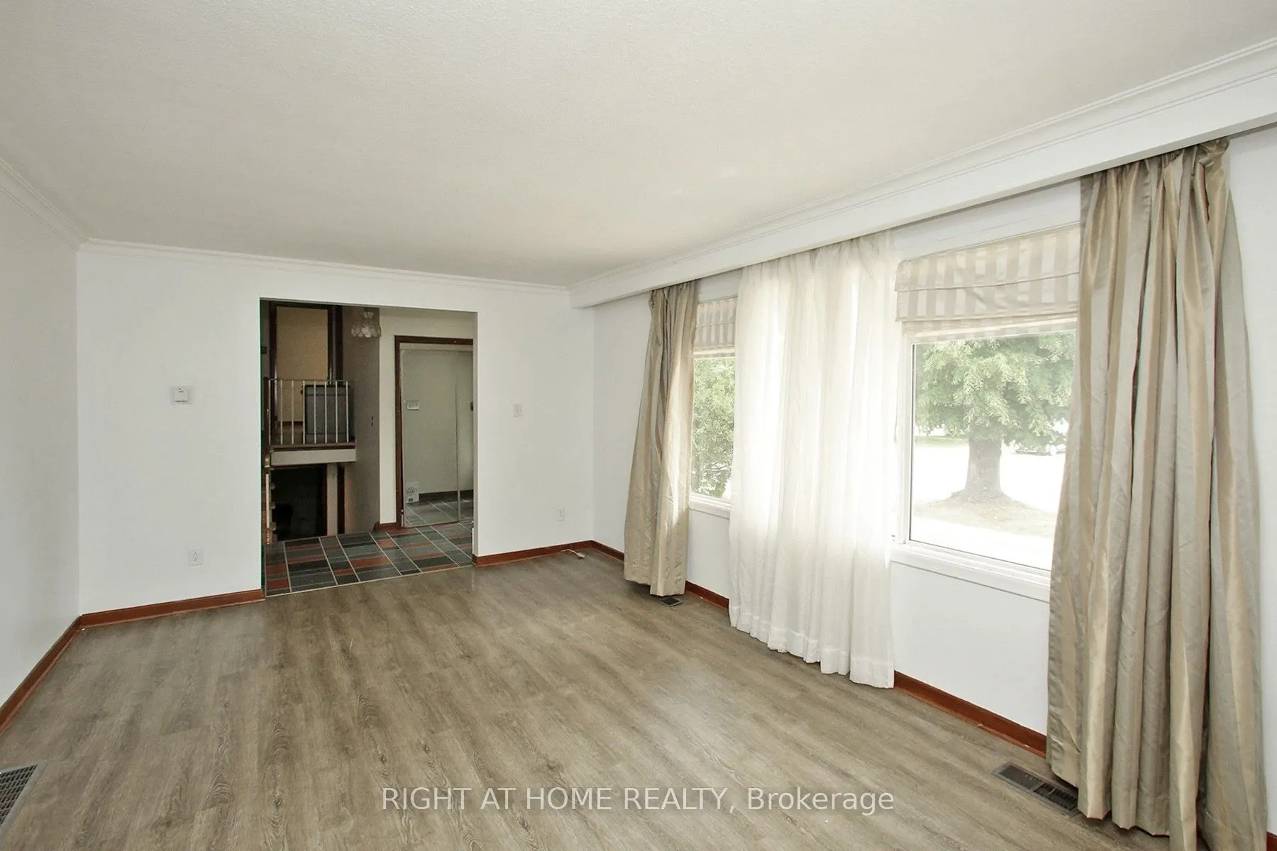 6 Aragon Avenue