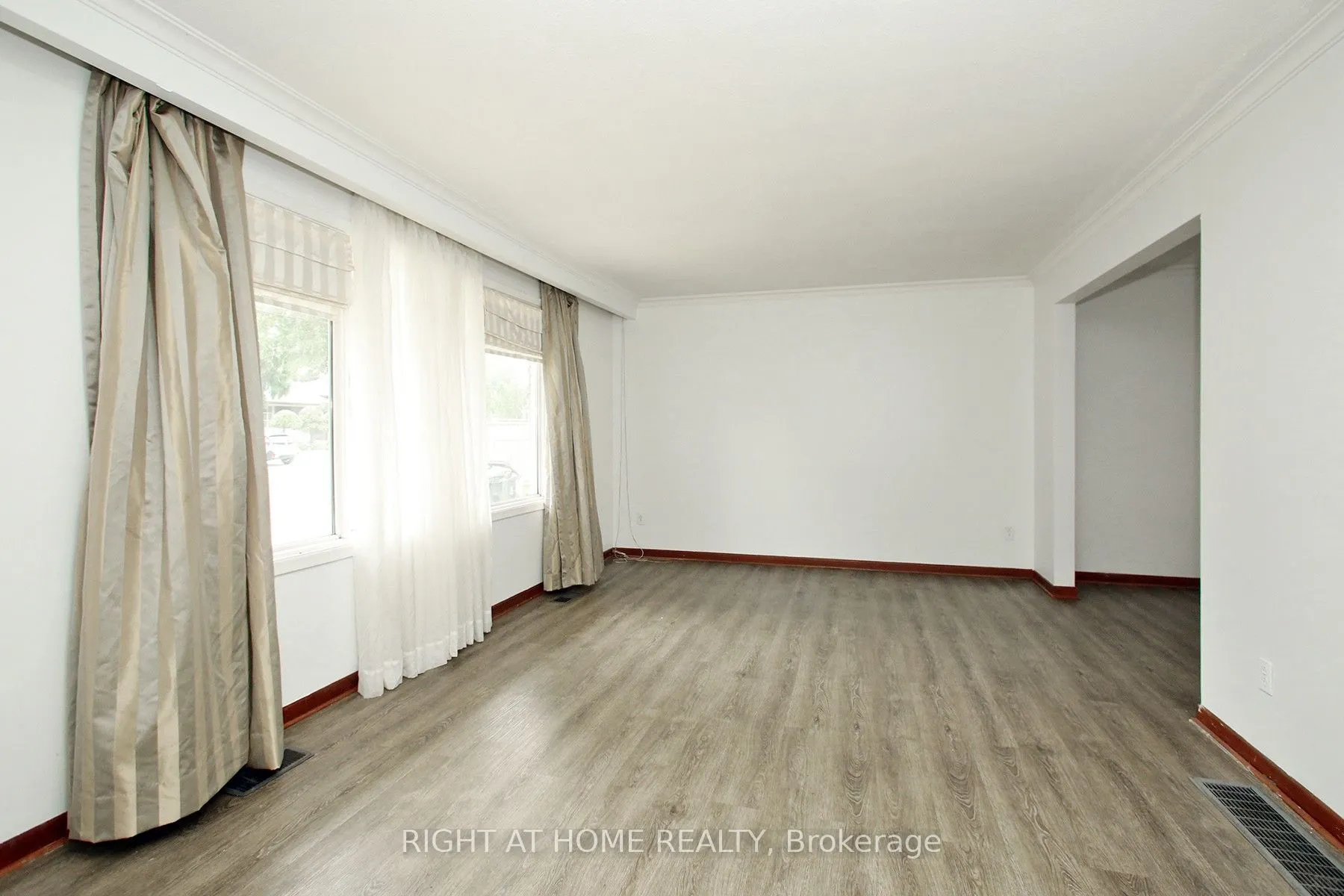 6 Aragon Avenue