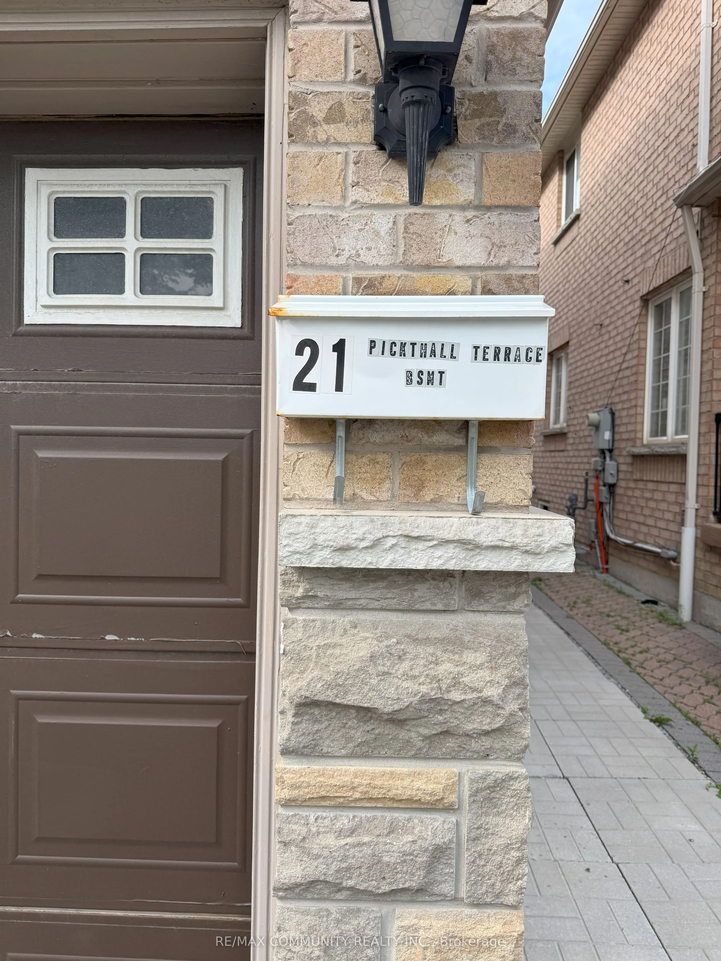 21 Pickthall Terrace S, #BSMT