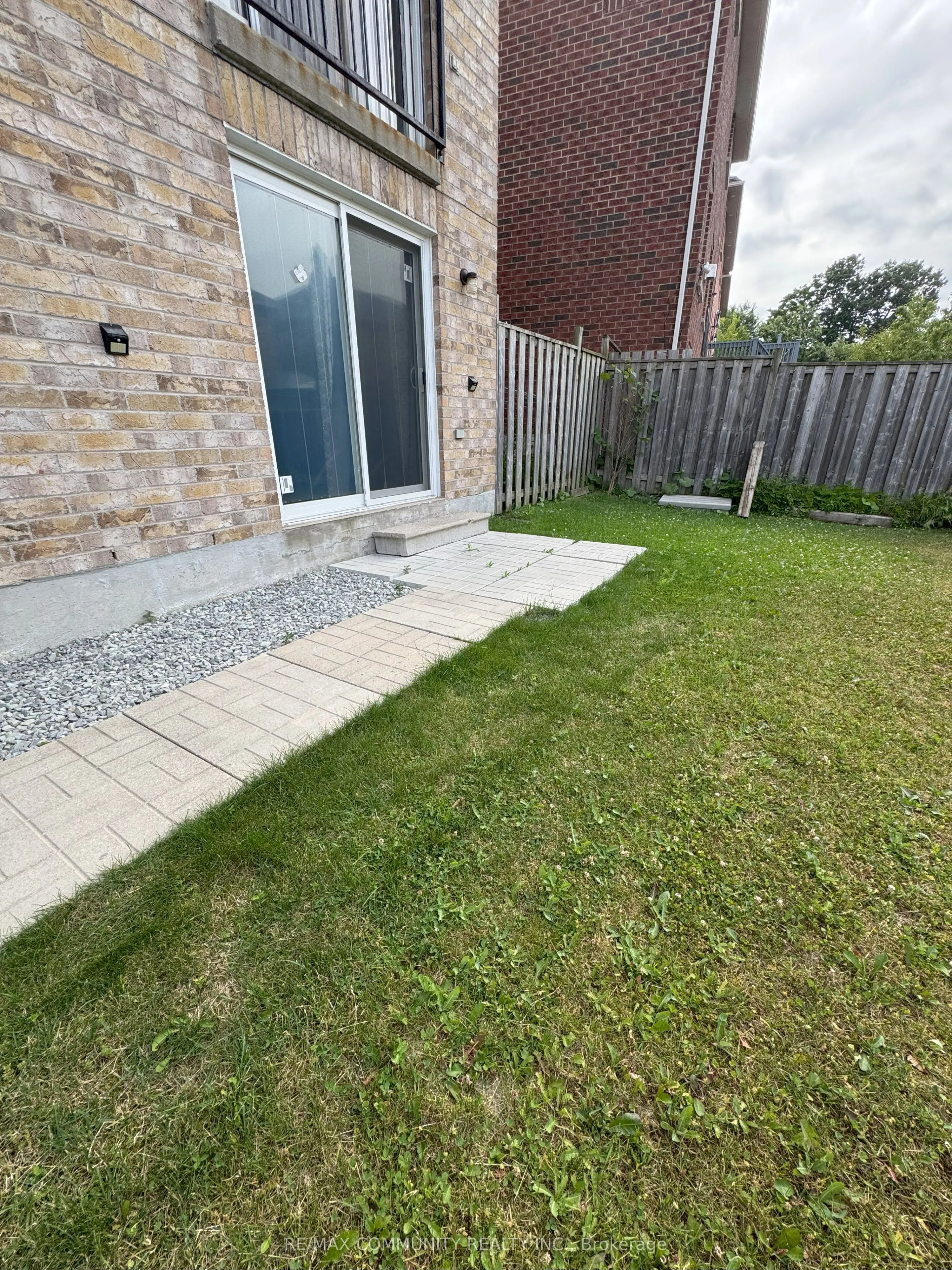21 Pickthall Terrace S, #BSMT