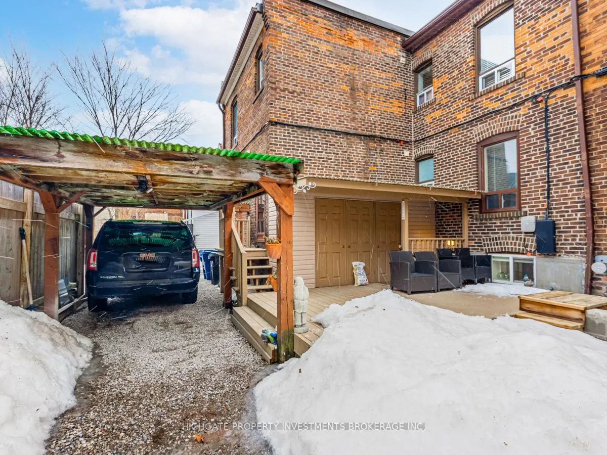 6 Kew Beach Avenue, #Upper
