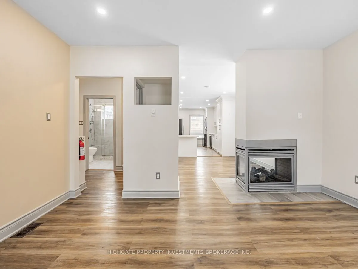 6 Kew Beach Avenue, #Upper
