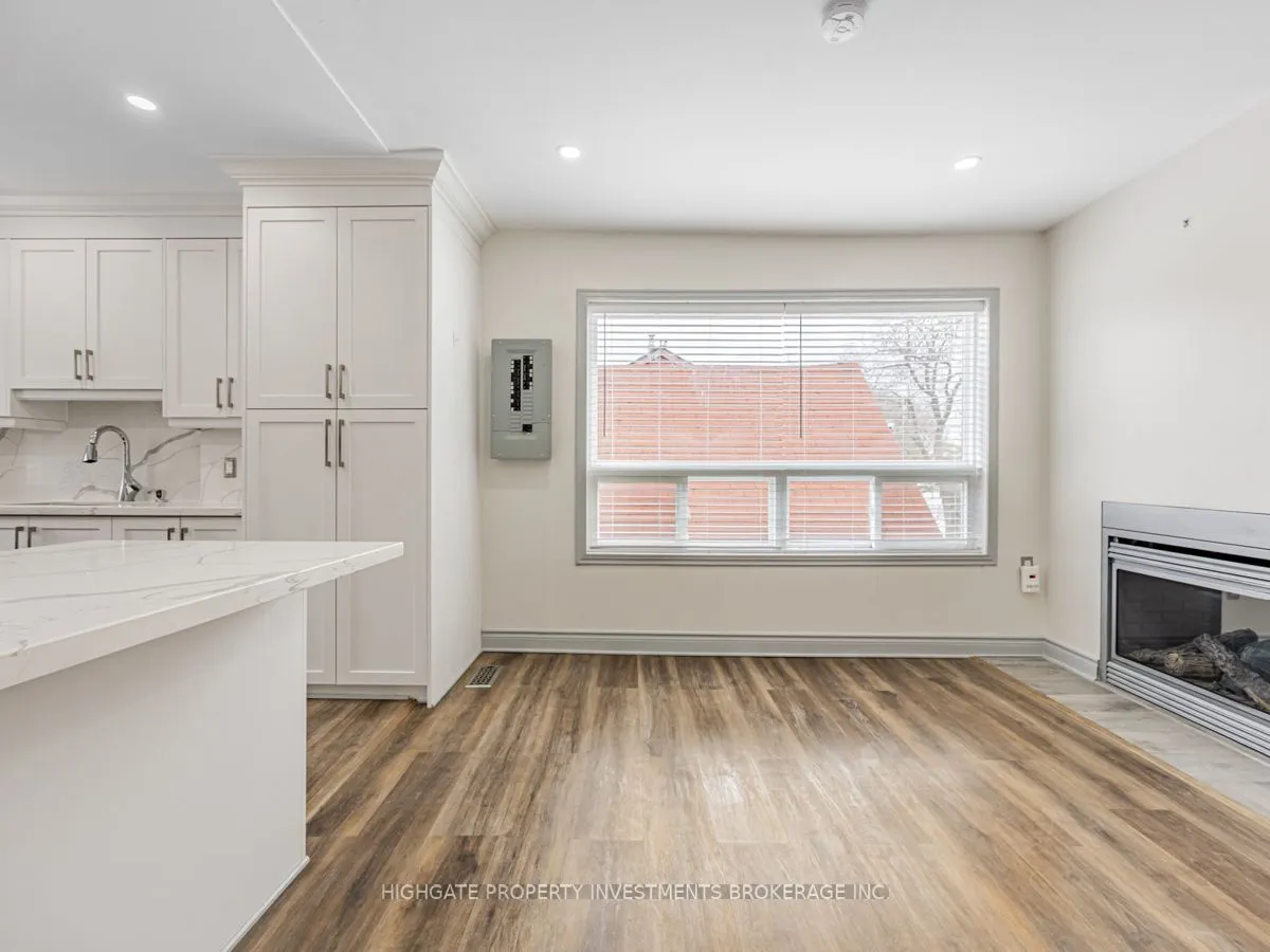 6 Kew Beach Avenue, #Upper