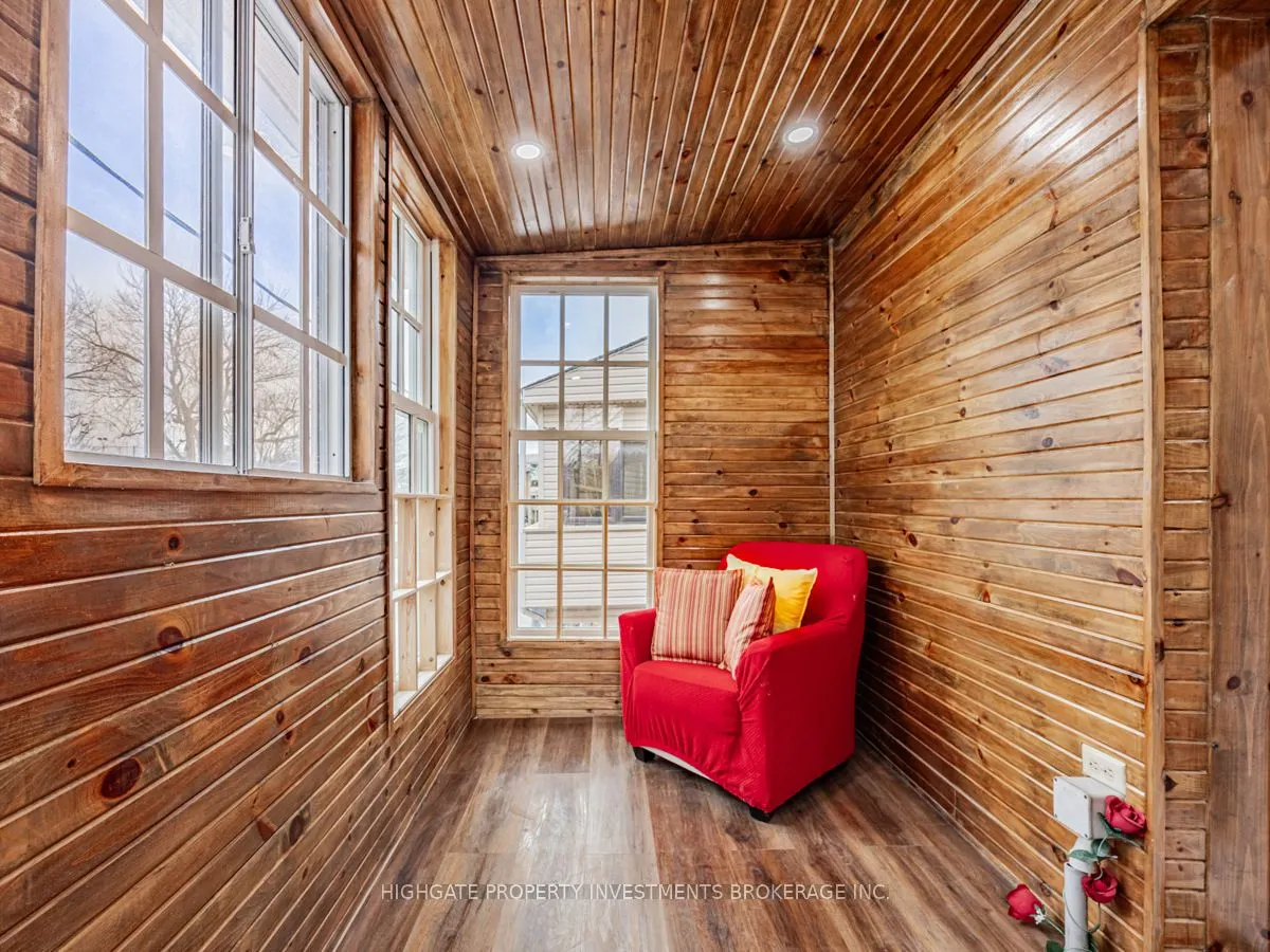 6 Kew Beach Avenue, #Upper
