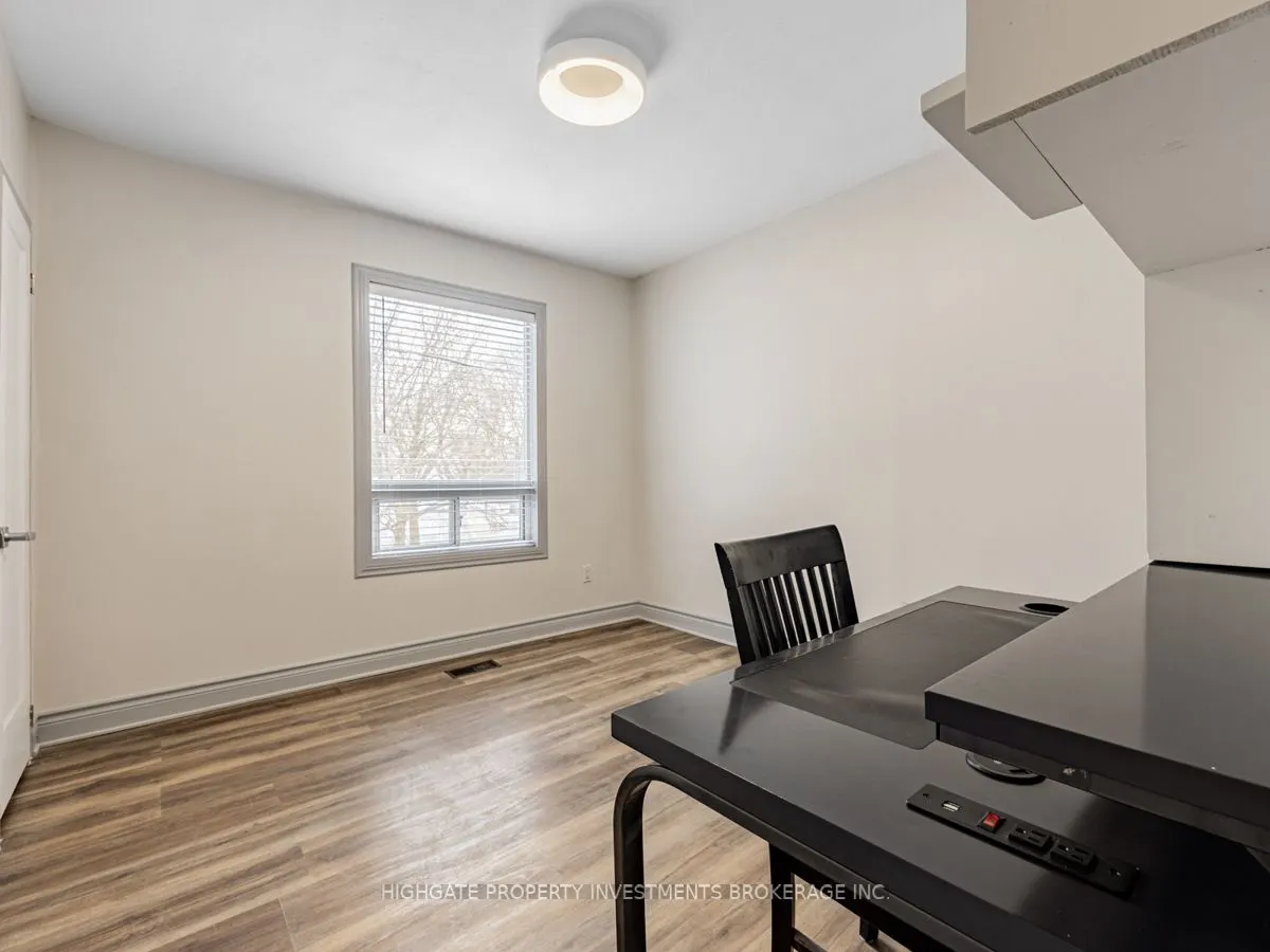6 Kew Beach Avenue, #Upper