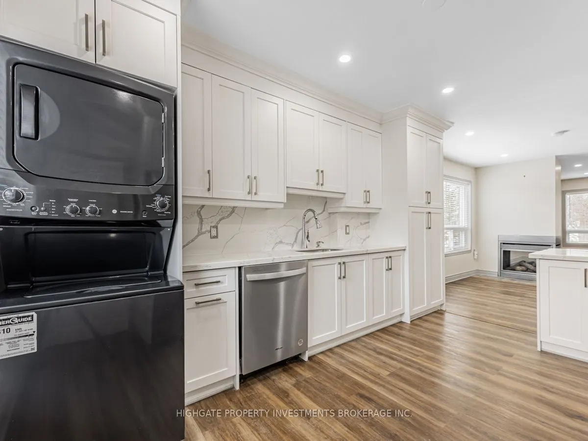 6 Kew Beach Avenue, #Upper