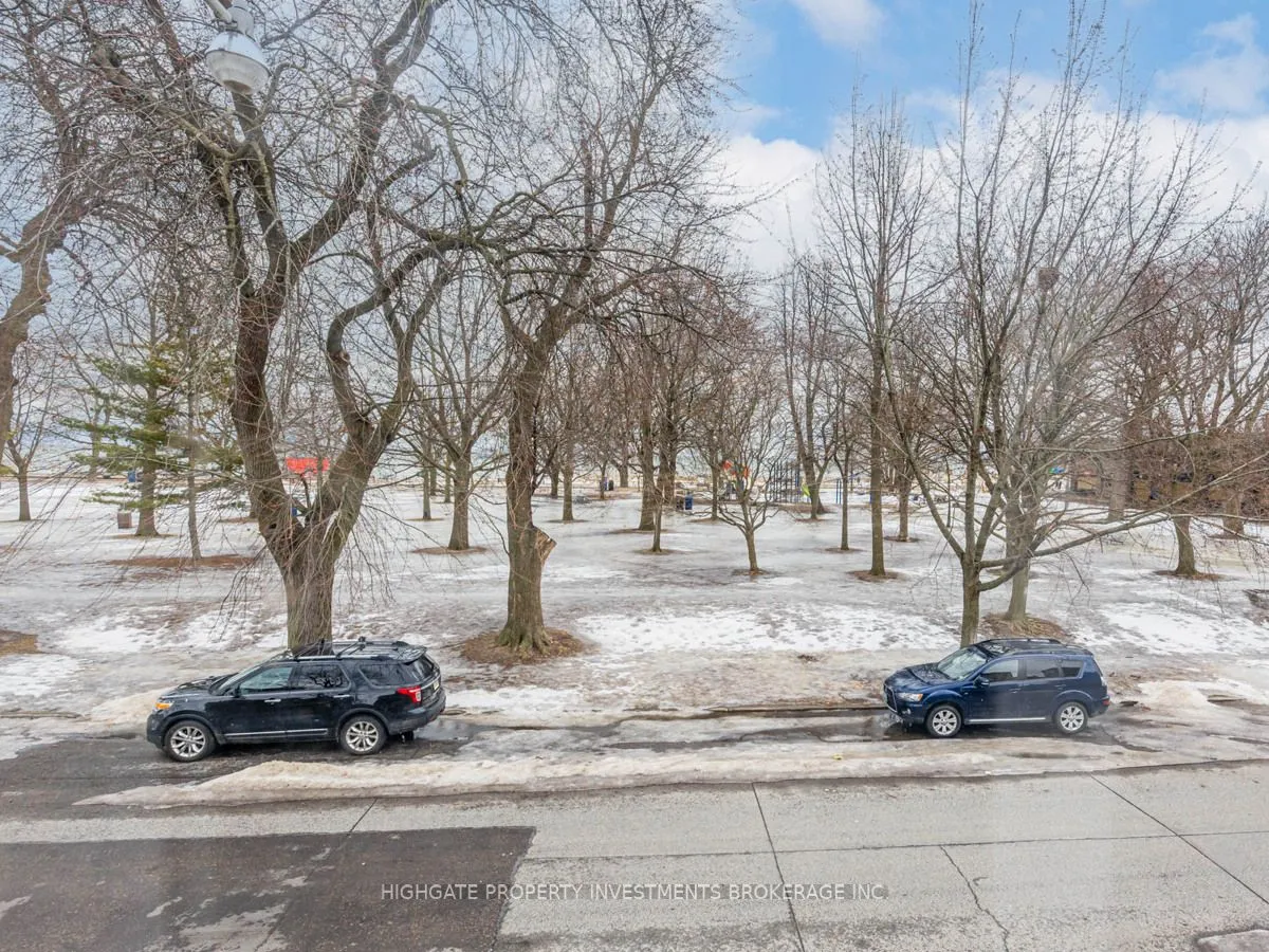 6 Kew Beach Avenue, #Upper