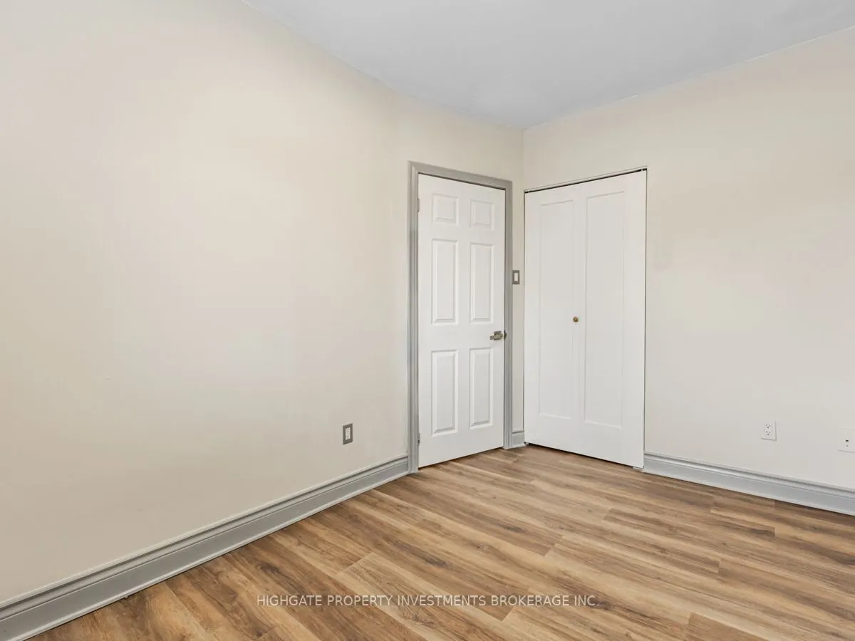 6 Kew Beach Avenue, #Upper