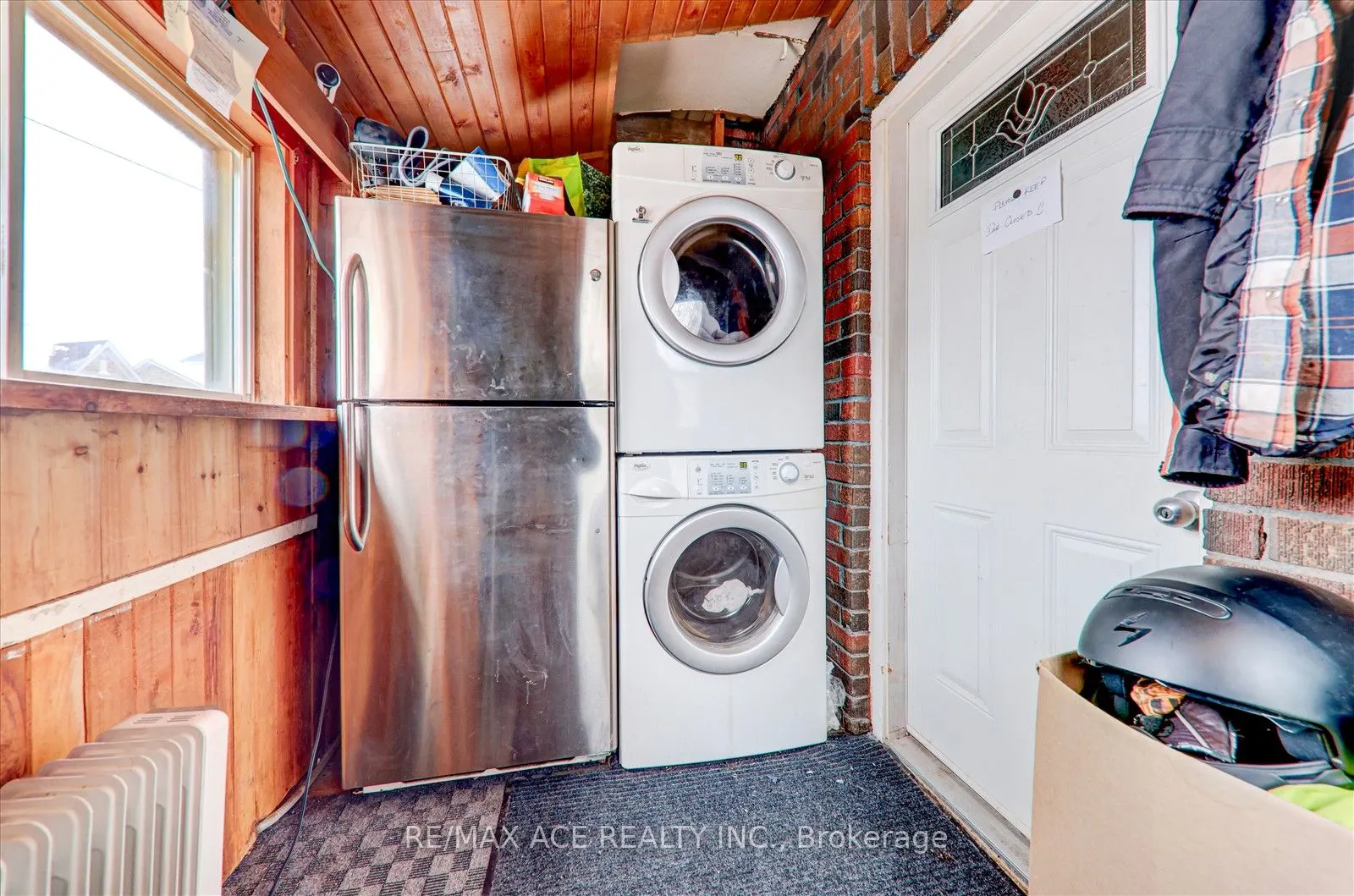 304 West Scugog Lane