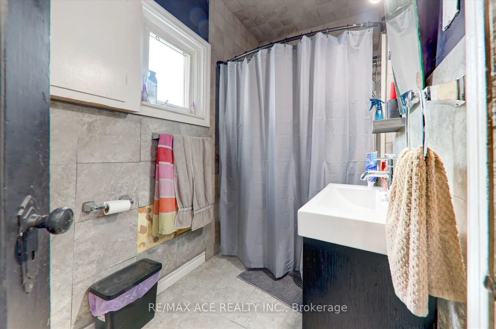 304 West Scugog Lane