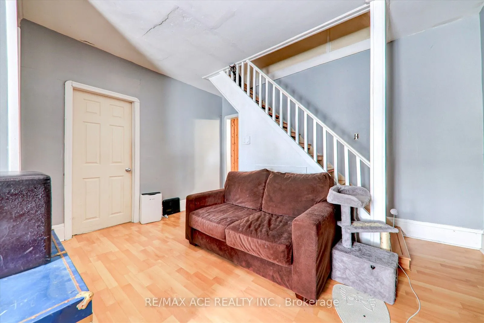 304 West Scugog Lane