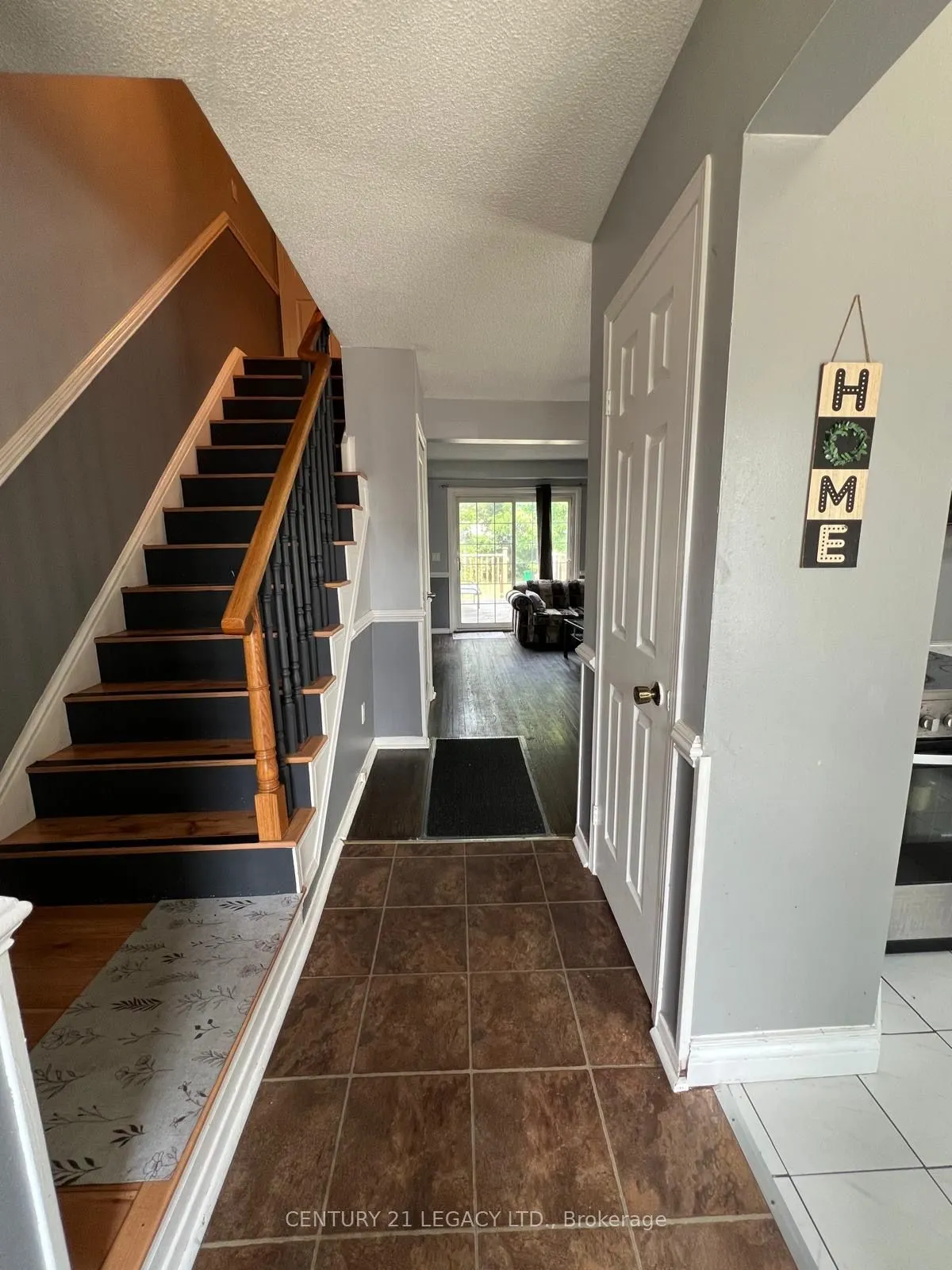 1544 Connery Crescent