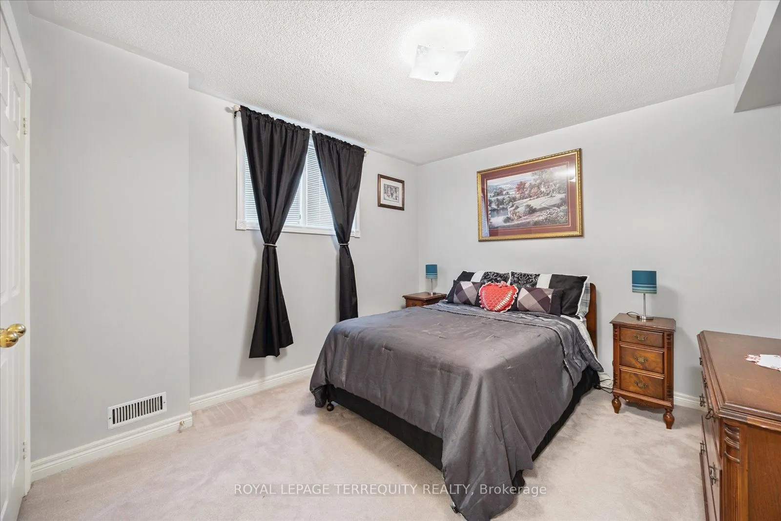 15 Waring Avenue