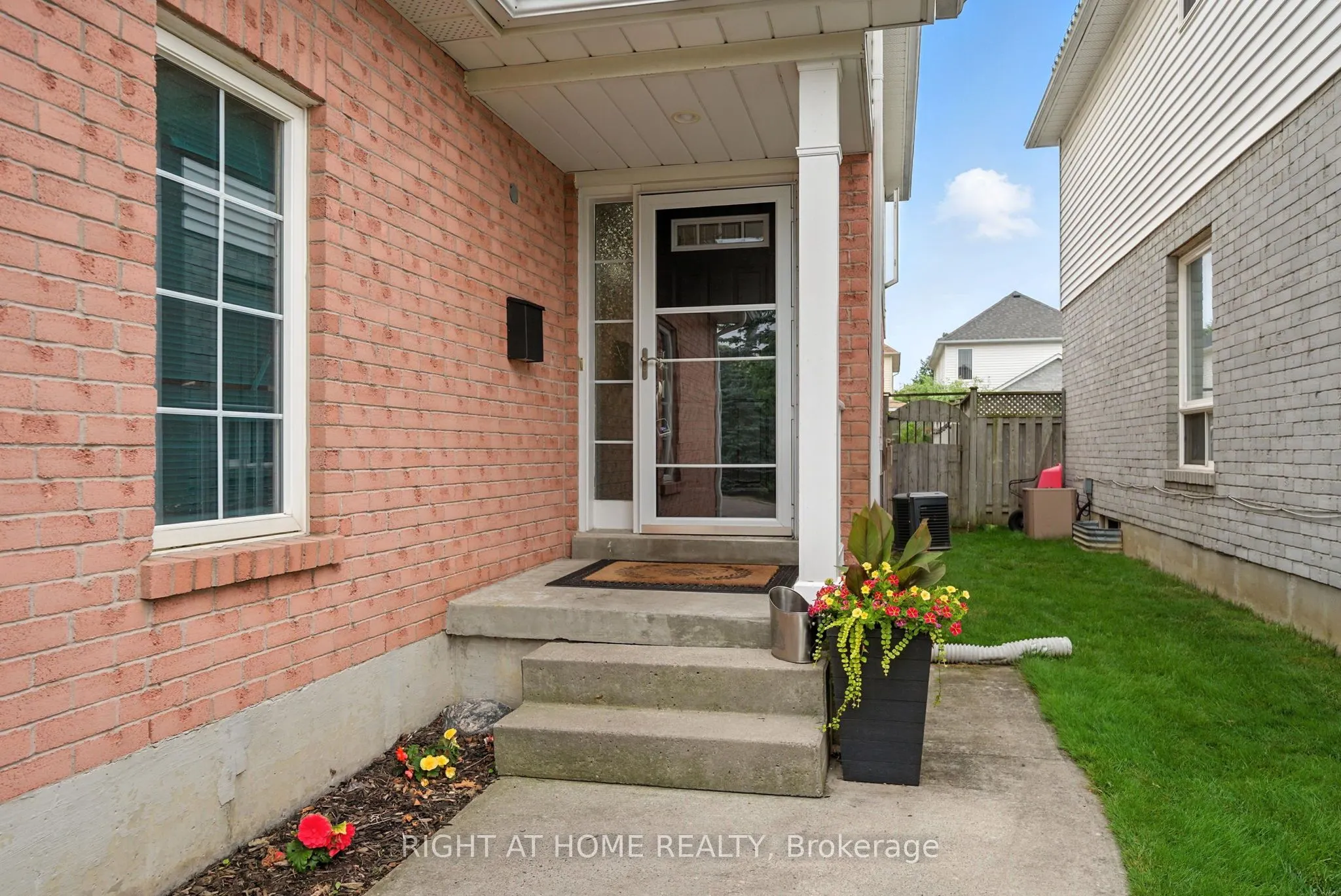 524 Hartgrove Lane