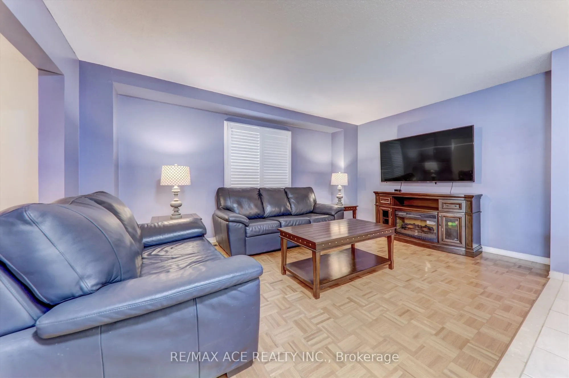 17 Plumrose Boulevard