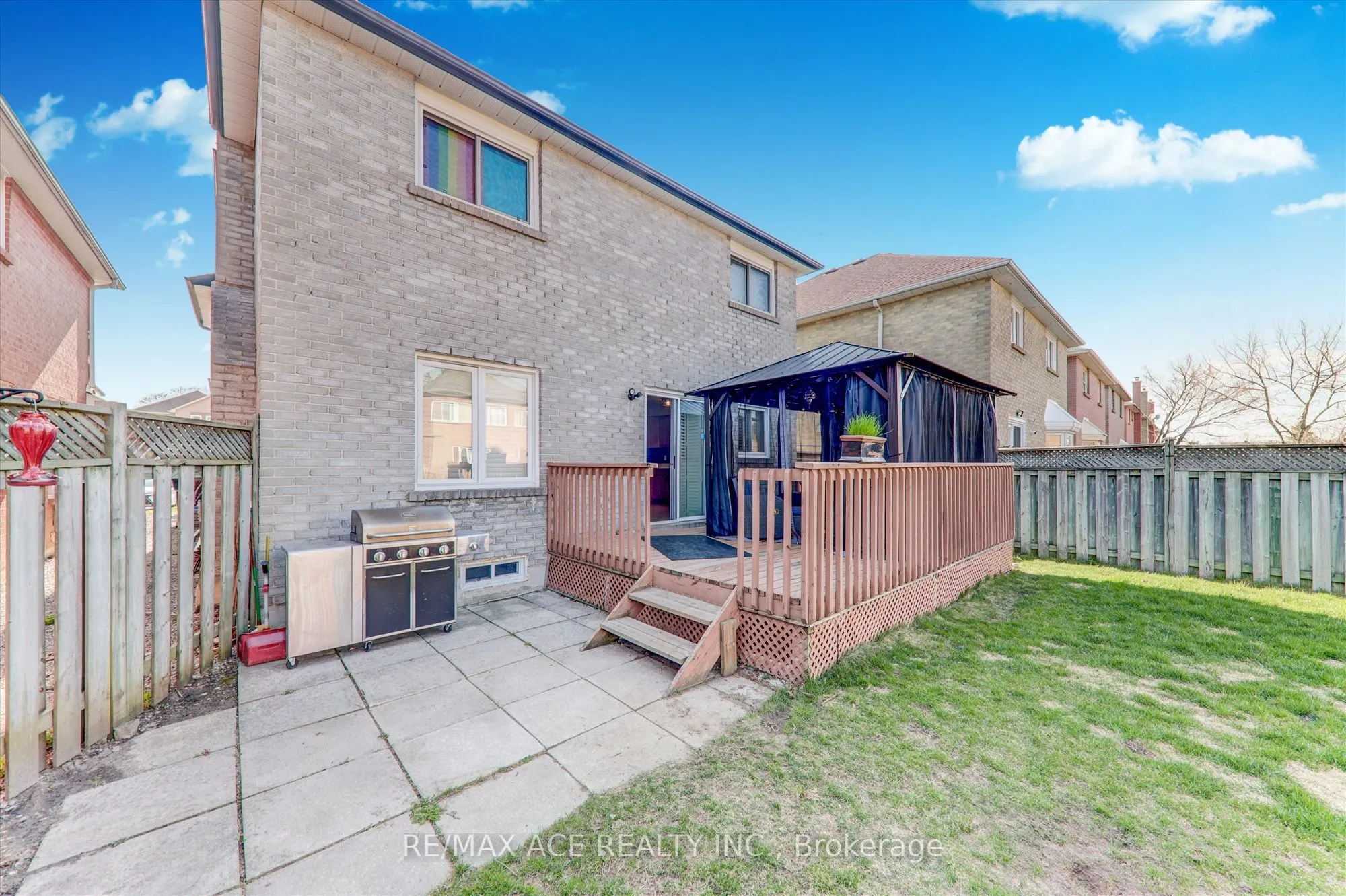 17 Plumrose Boulevard