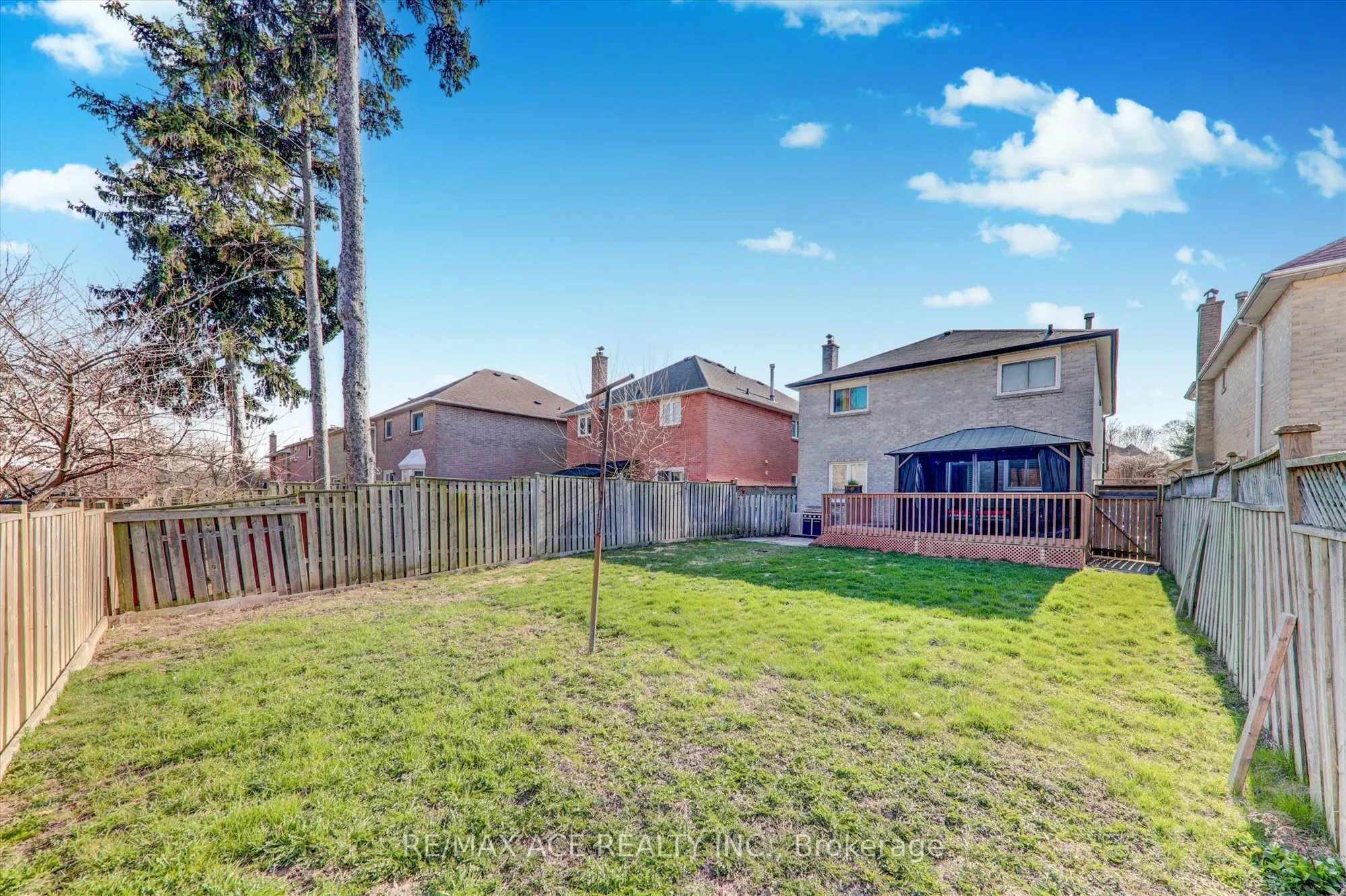 17 Plumrose Boulevard