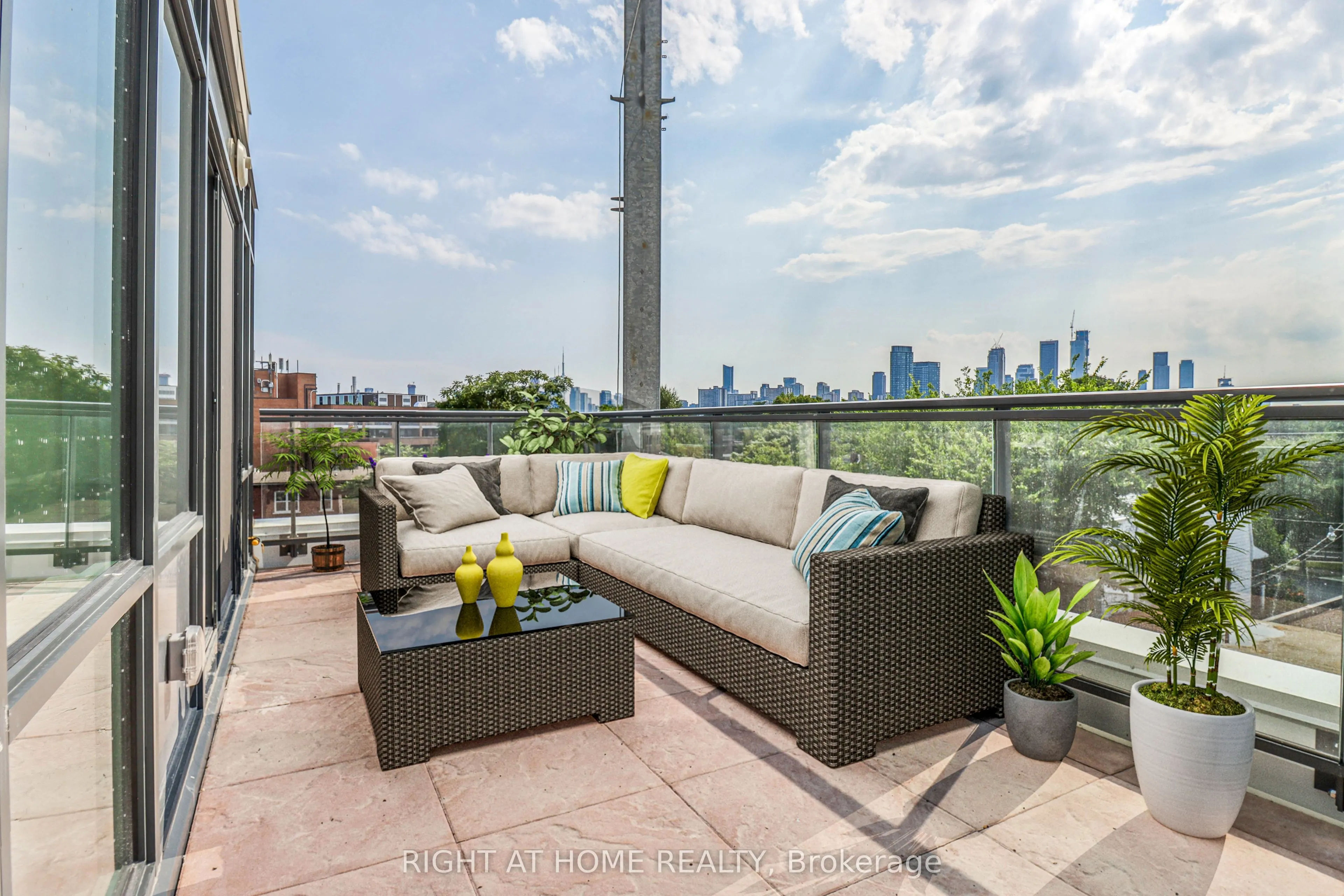800 Broadview Avenue, #406