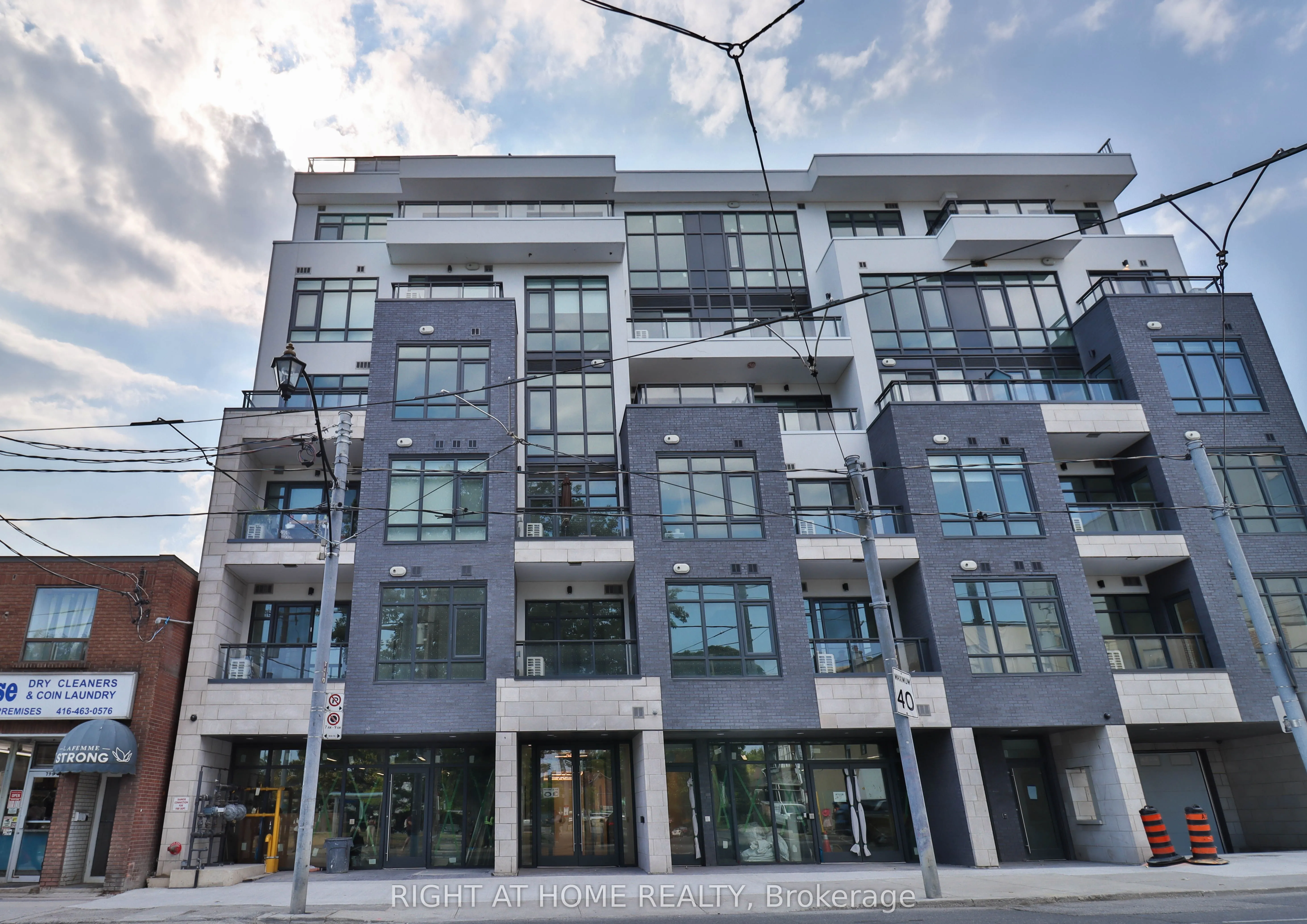 800 Broadview Avenue, #406