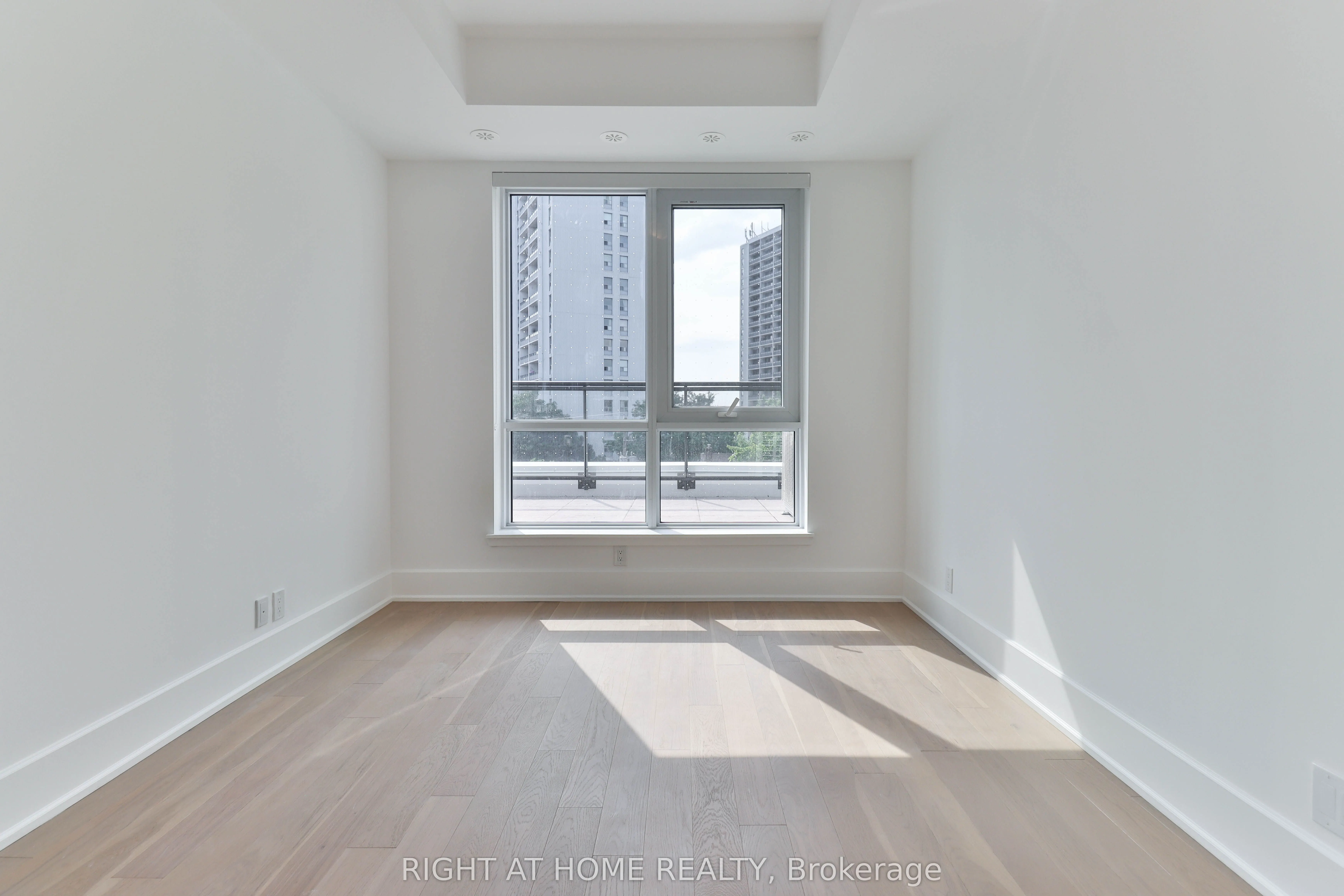 800 Broadview Avenue, #406