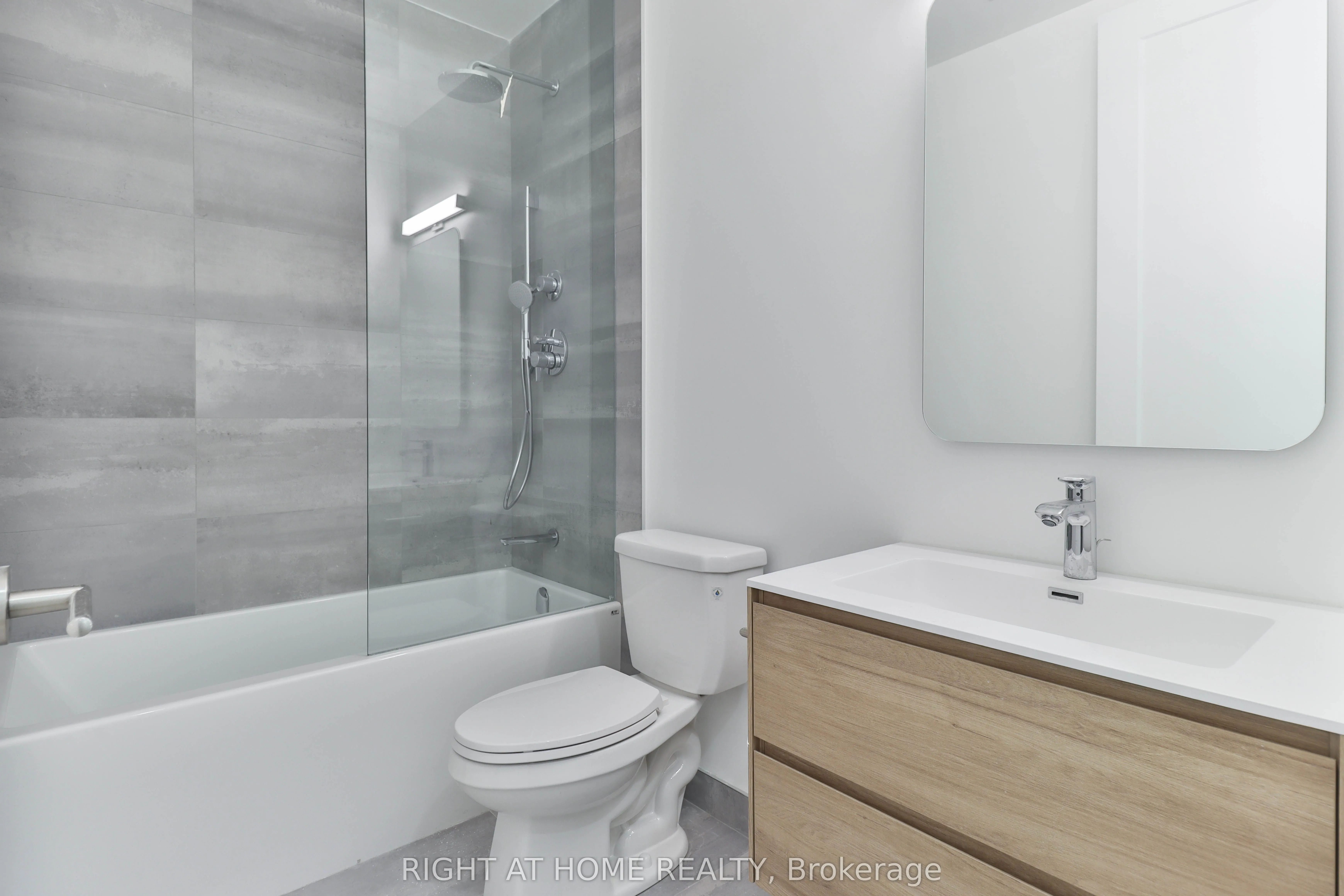 800 Broadview Avenue, #406