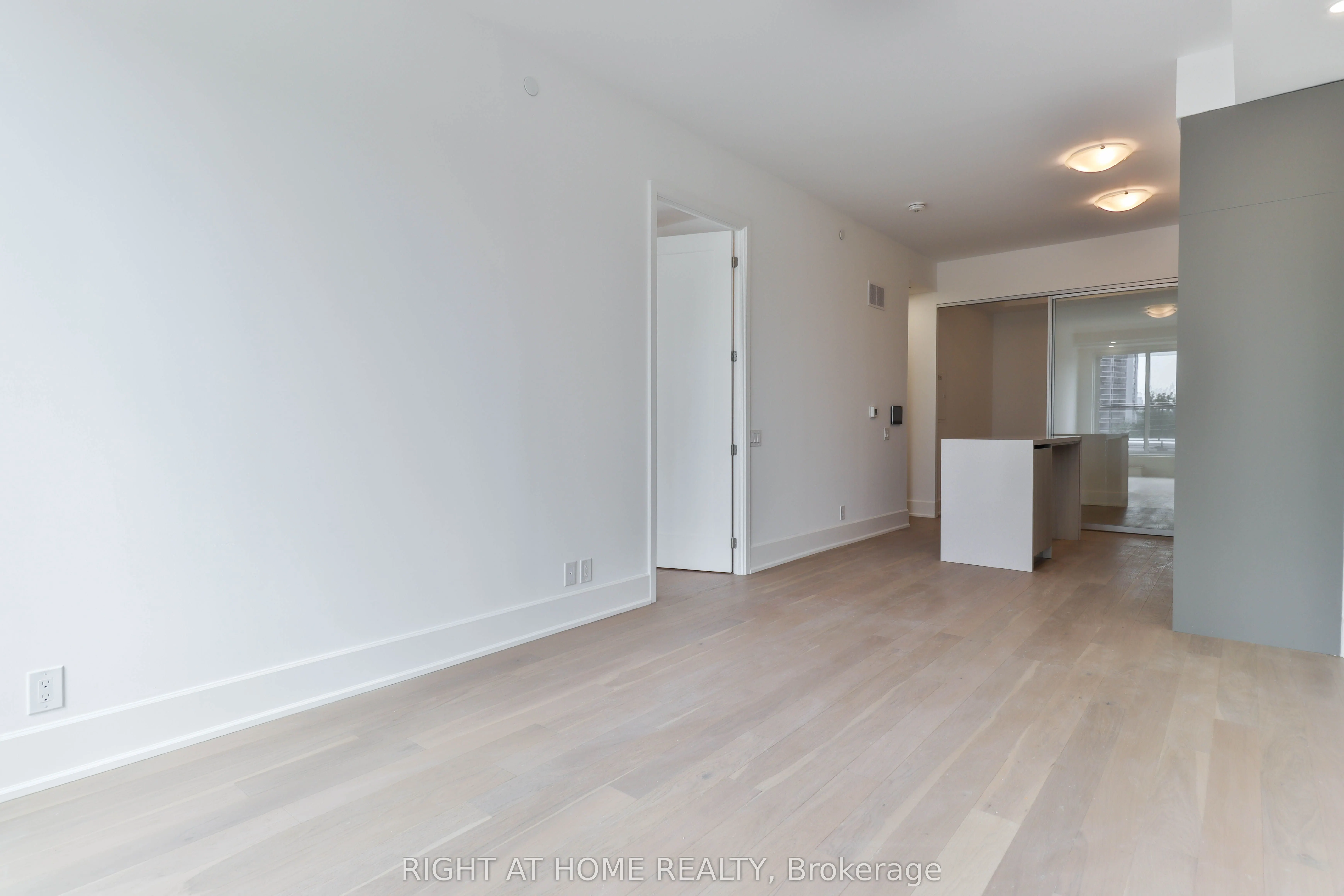 800 Broadview Avenue, #406