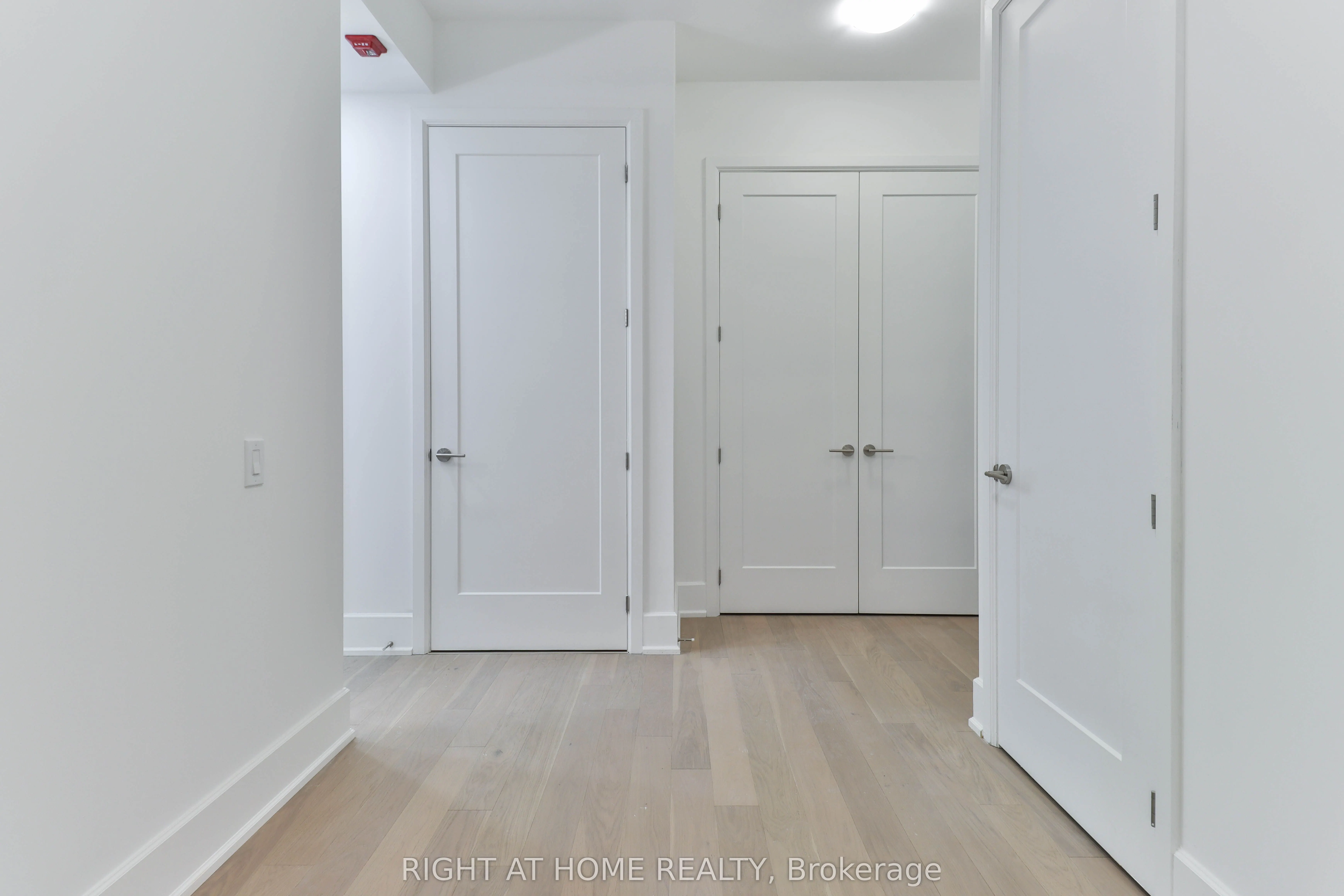 800 Broadview Avenue, #406