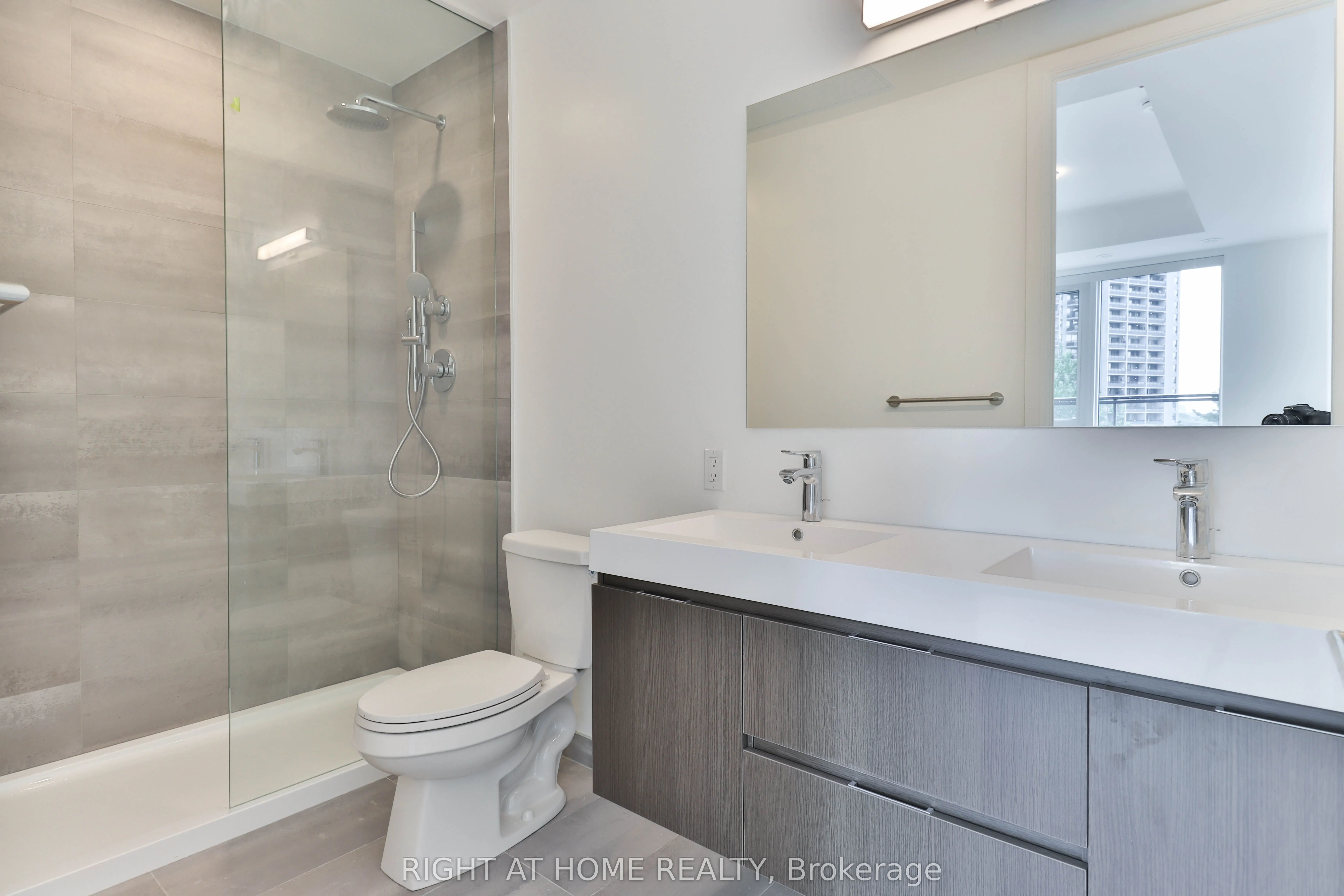 800 Broadview Avenue, #406