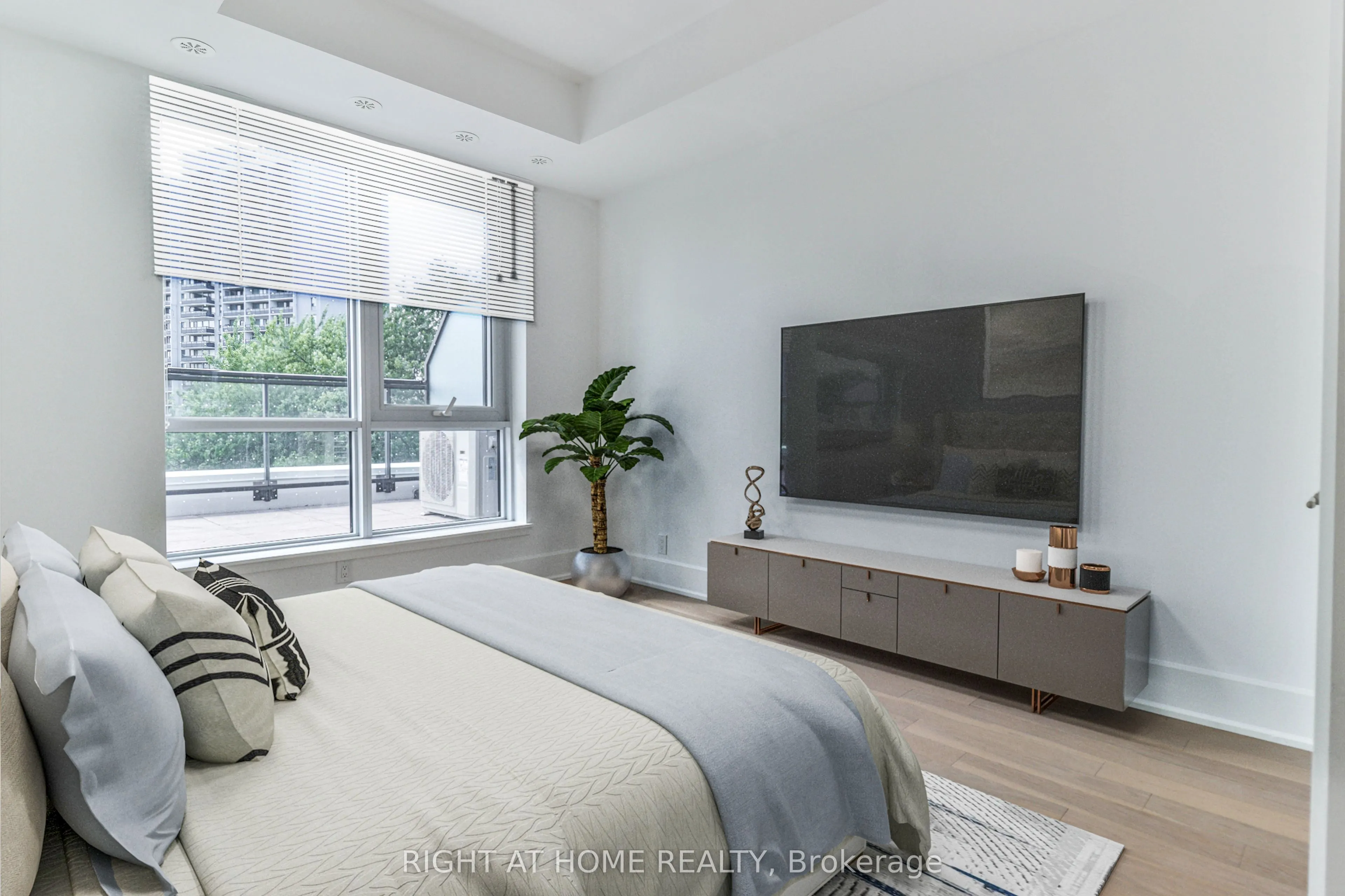 800 Broadview Avenue, #406