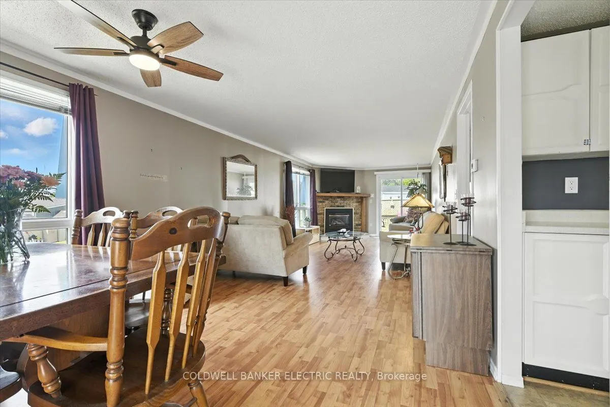 18 Loyalist Court