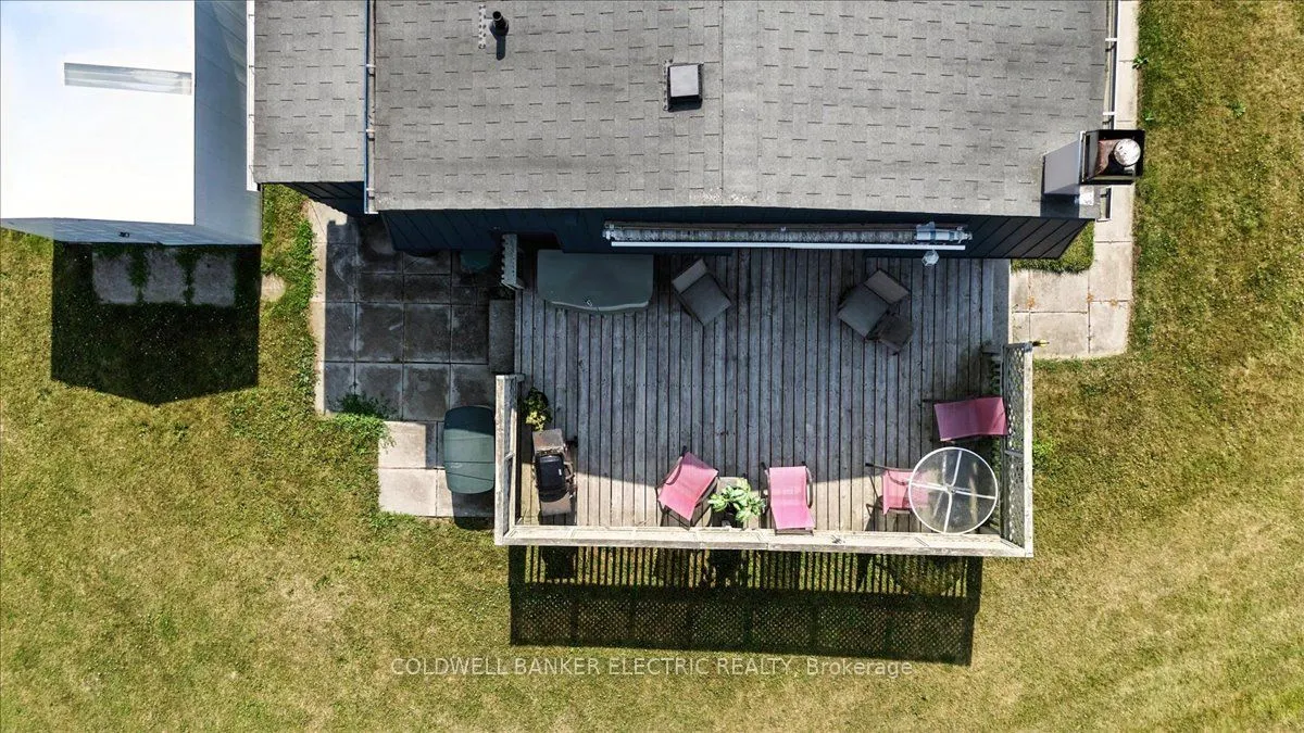 18 Loyalist Court