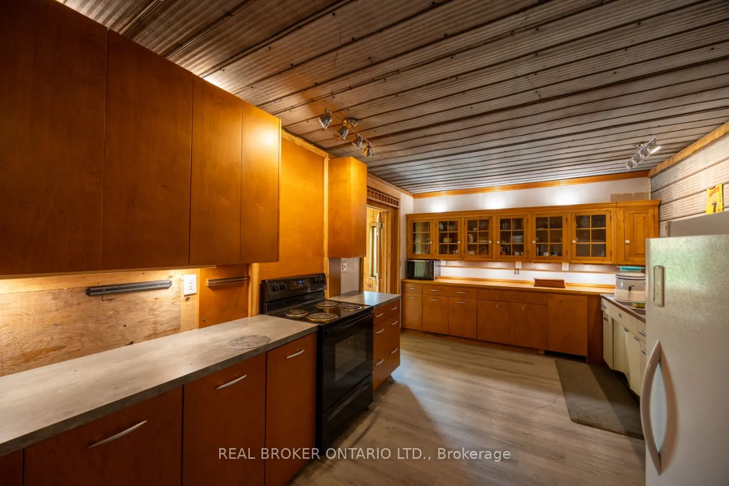 4204 Concession Road 8