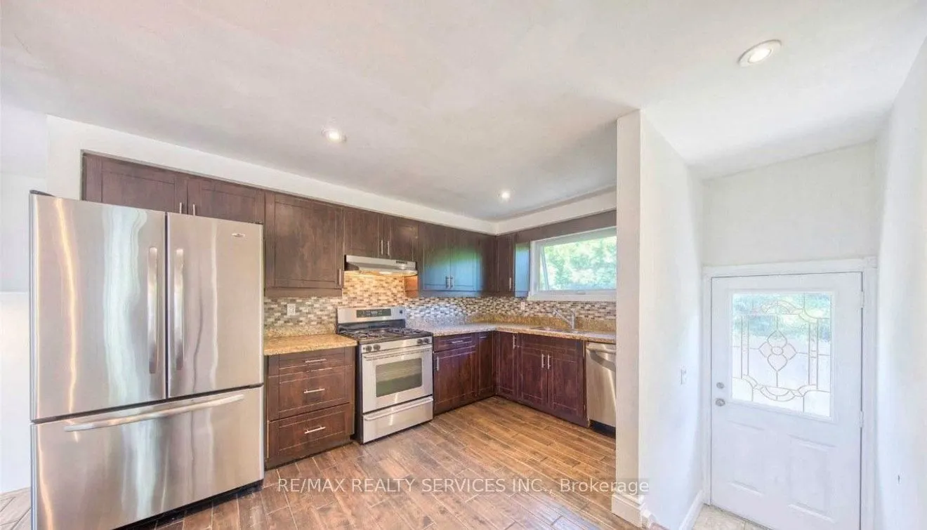 88 Clover Ridge Drive W