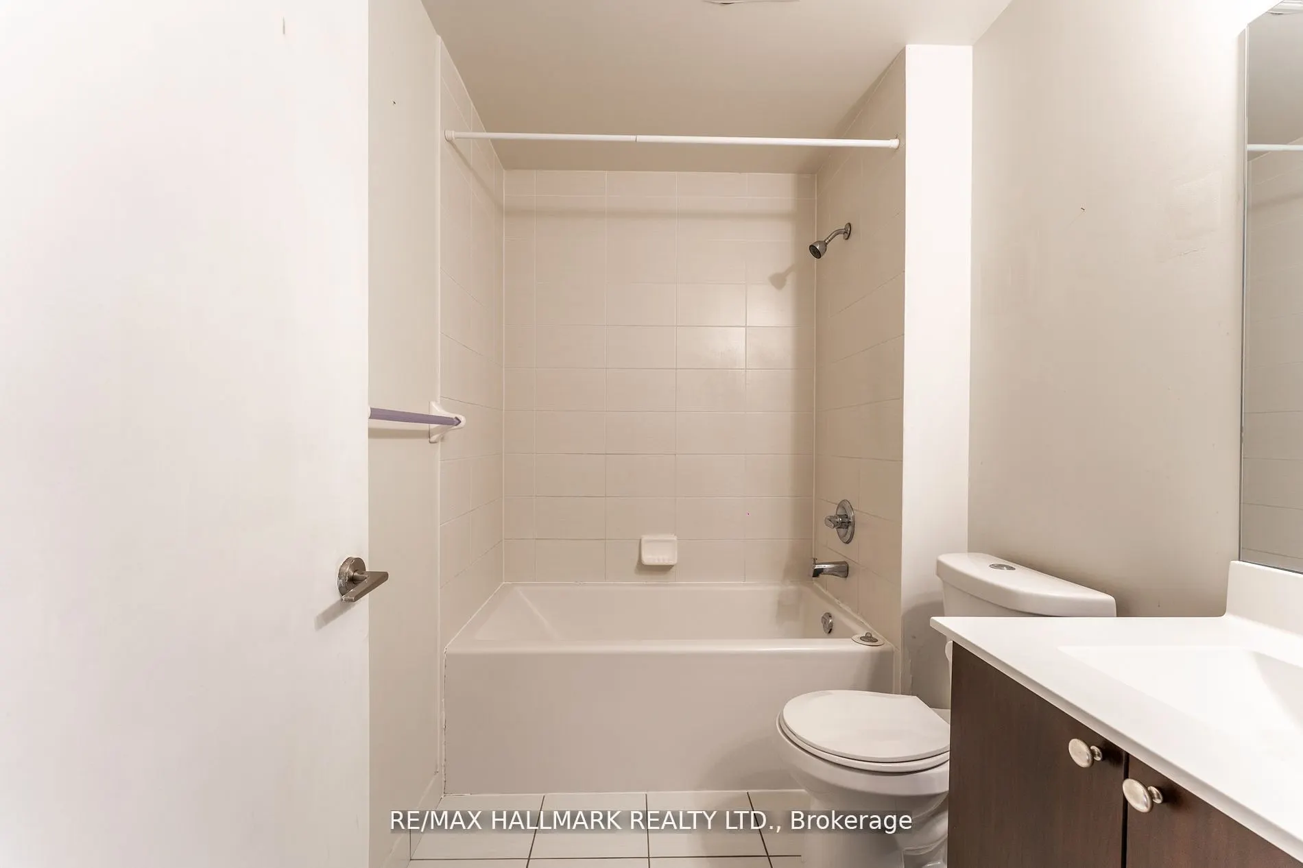 181 Village Green Square #2220
