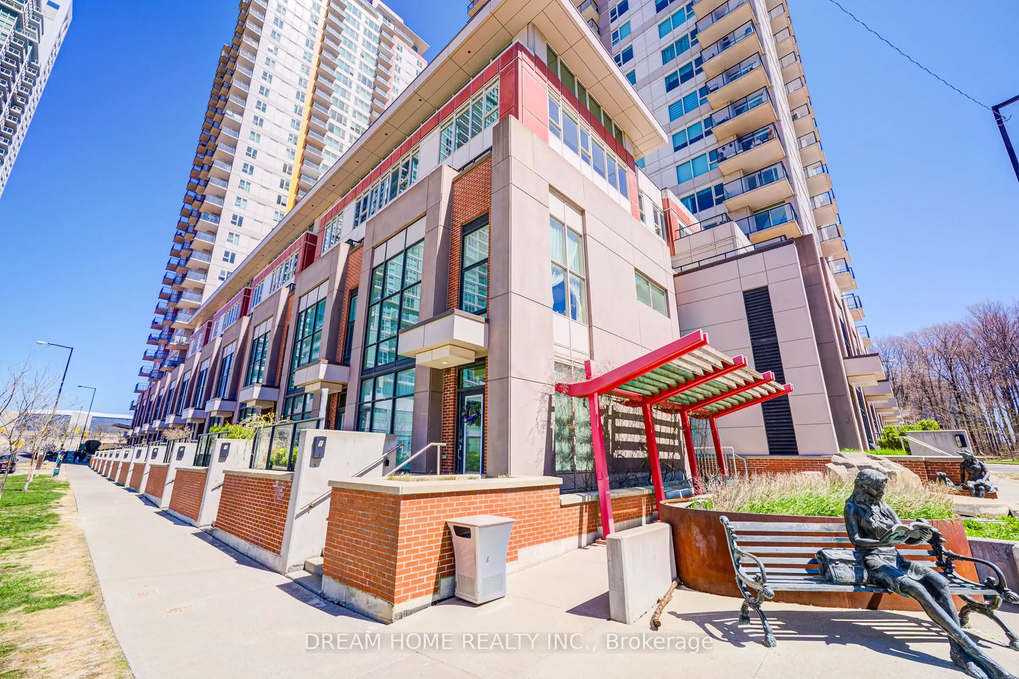 1 Town Centre Court, #11