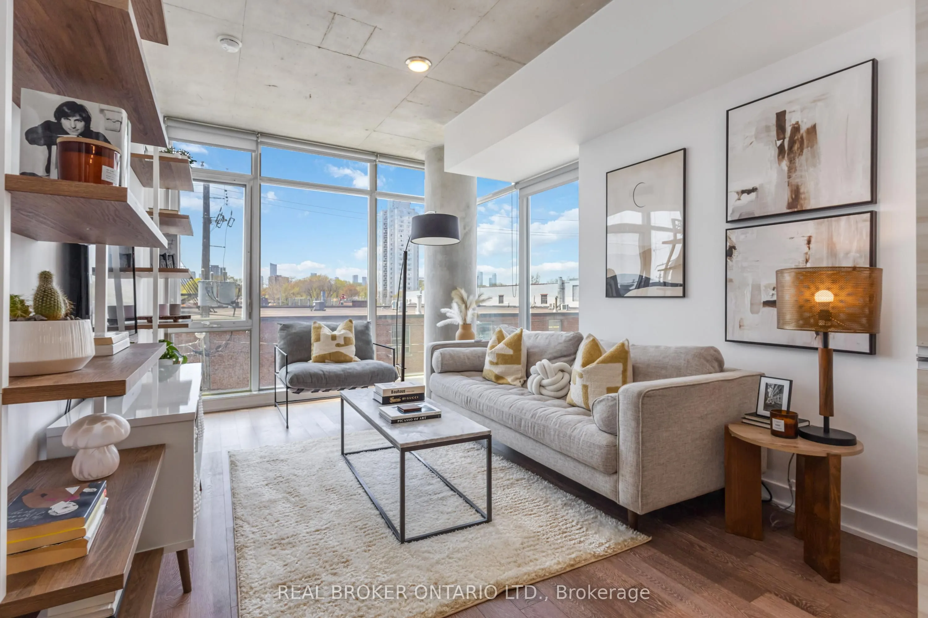 1190 Dundas Street E, #318