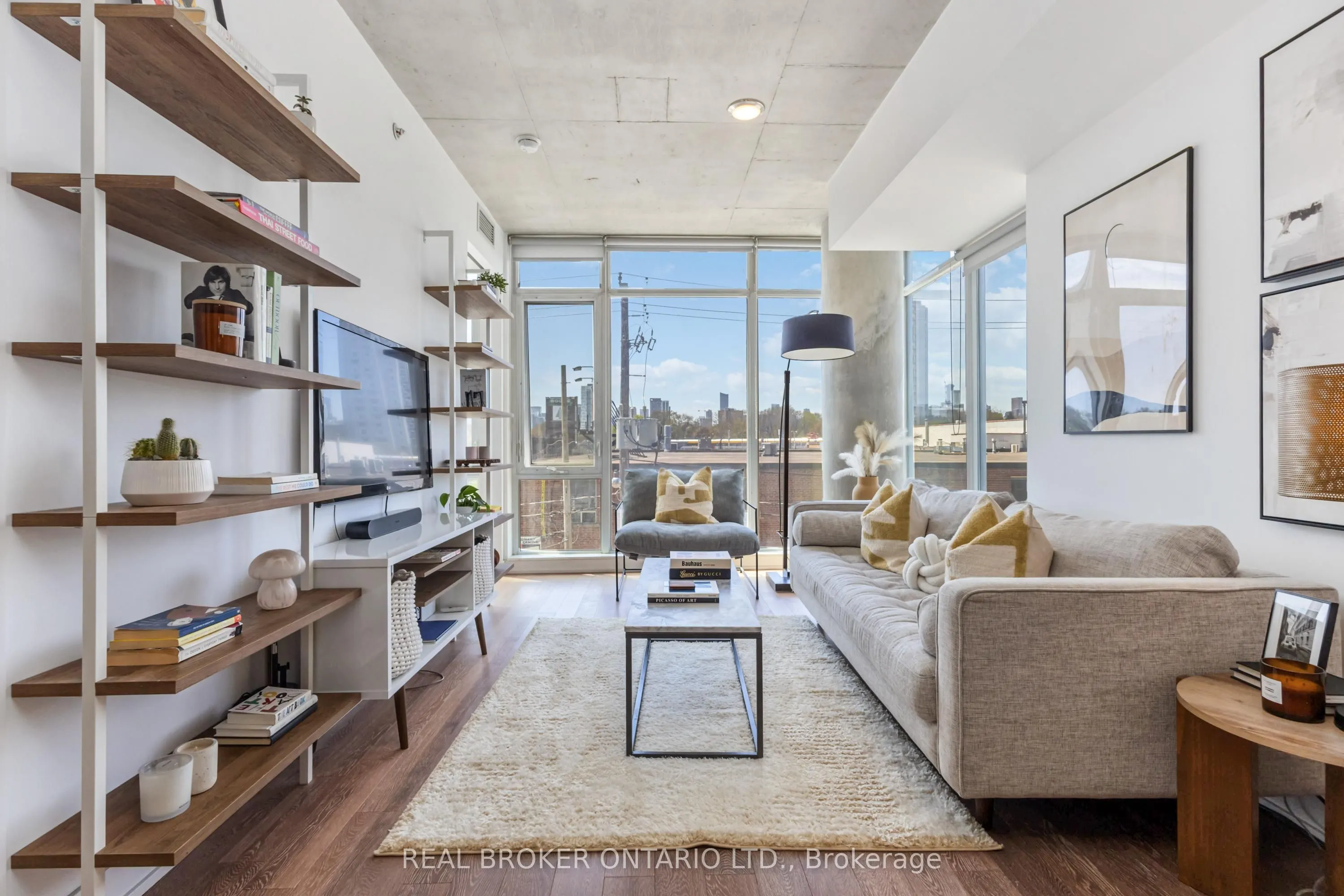 1190 Dundas Street E, #318