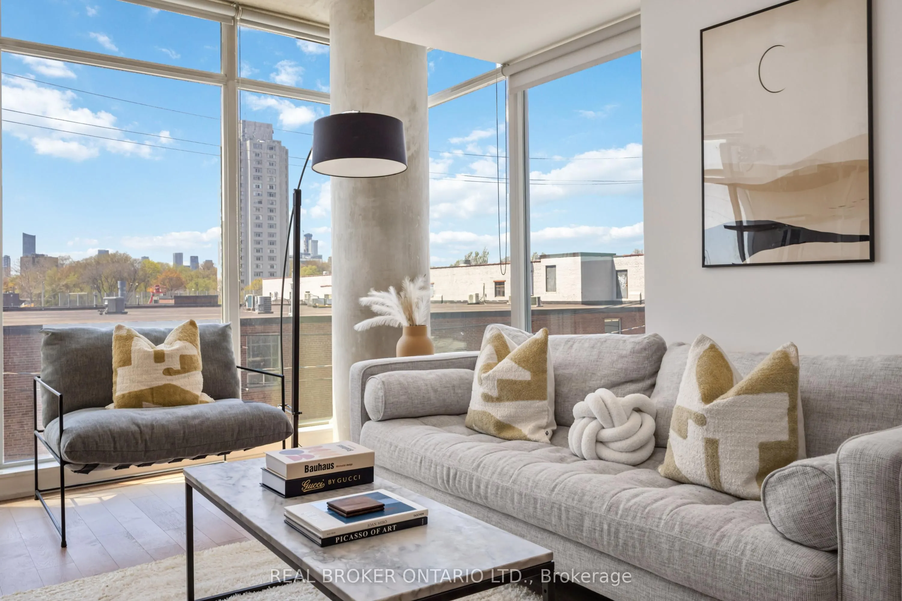 1190 Dundas Street E, #318