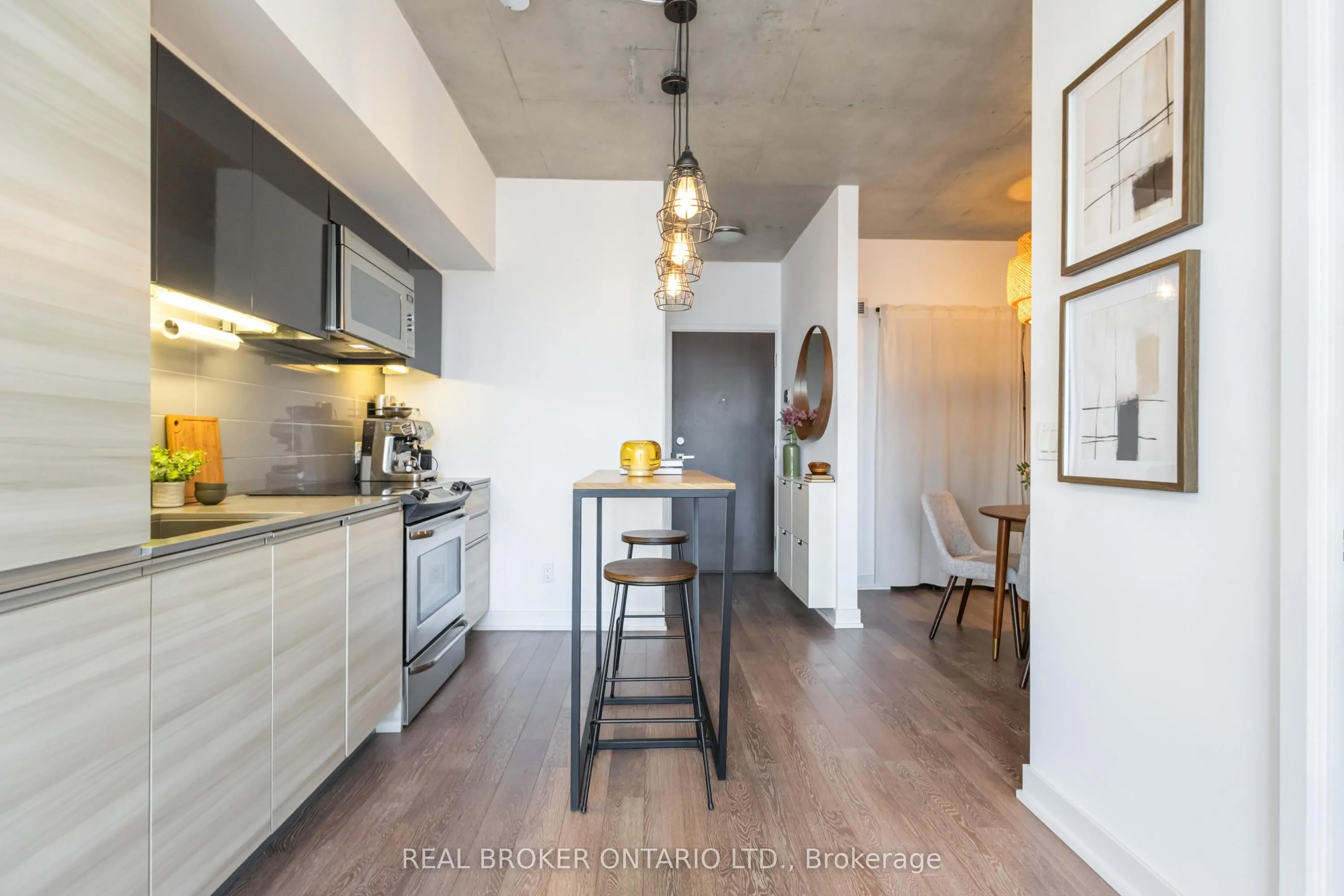 1190 Dundas Street E, #318