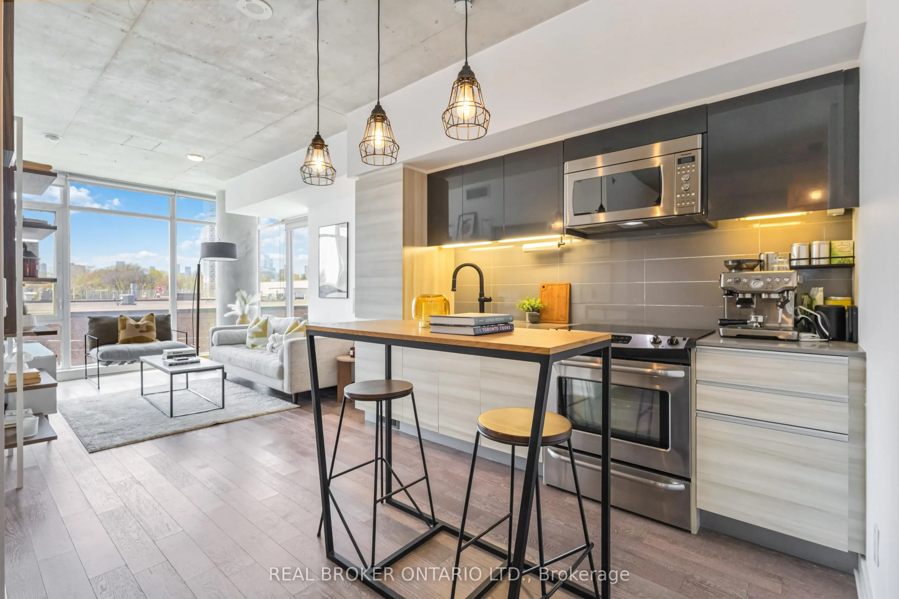 1190 Dundas Street E, #318