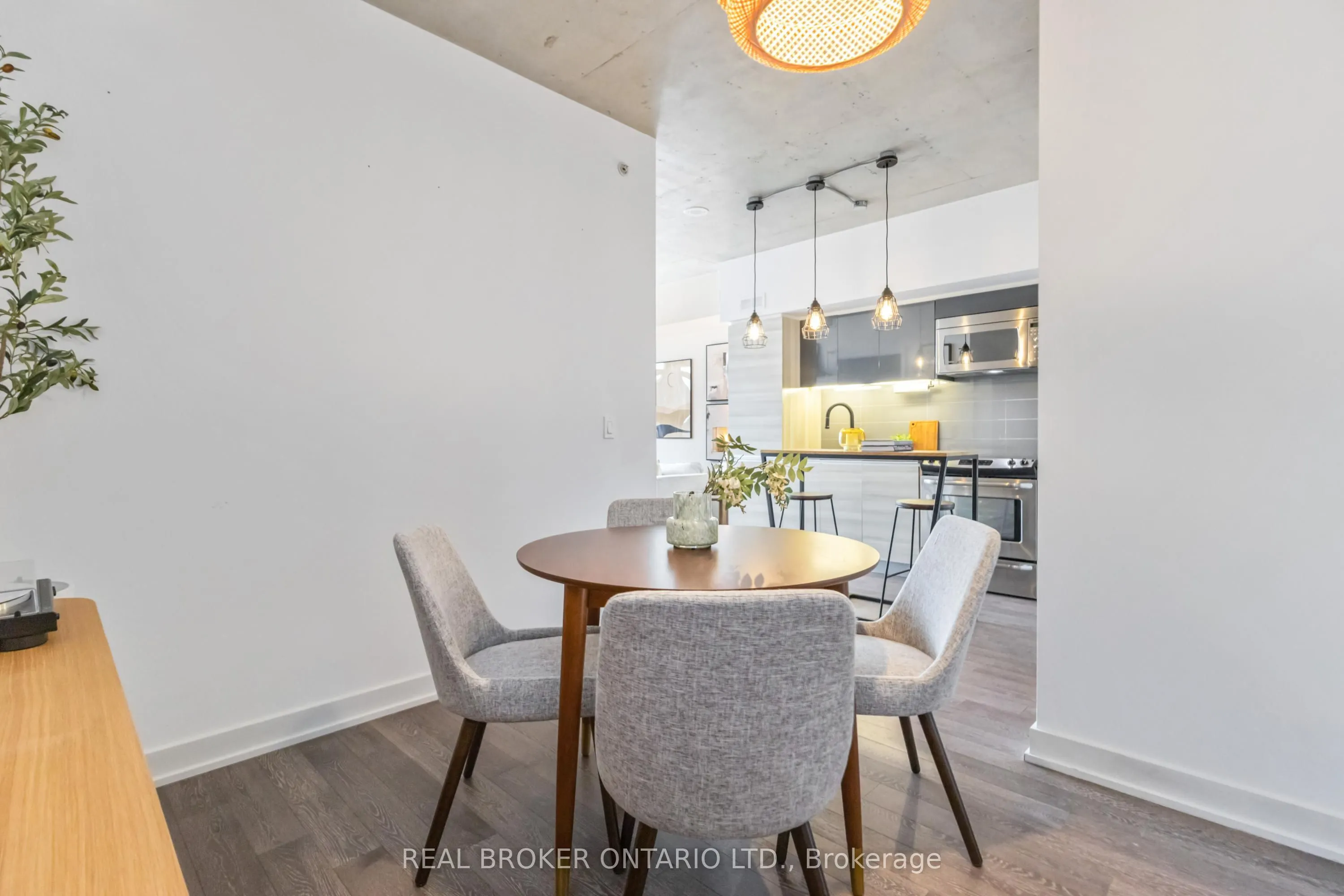 1190 Dundas Street E, #318