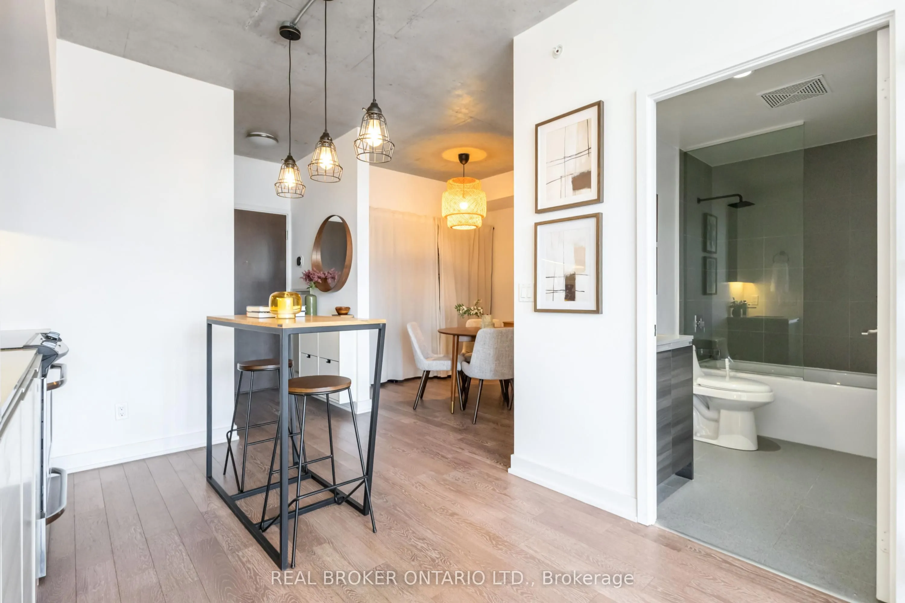 1190 Dundas Street E, #318